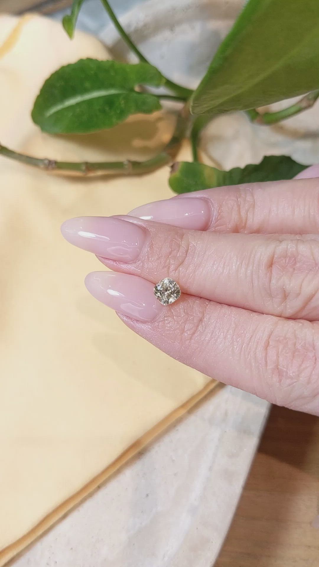 1.06 Ct. Yellow Sapphire from Ceylon (Sri Lanka) Size Video