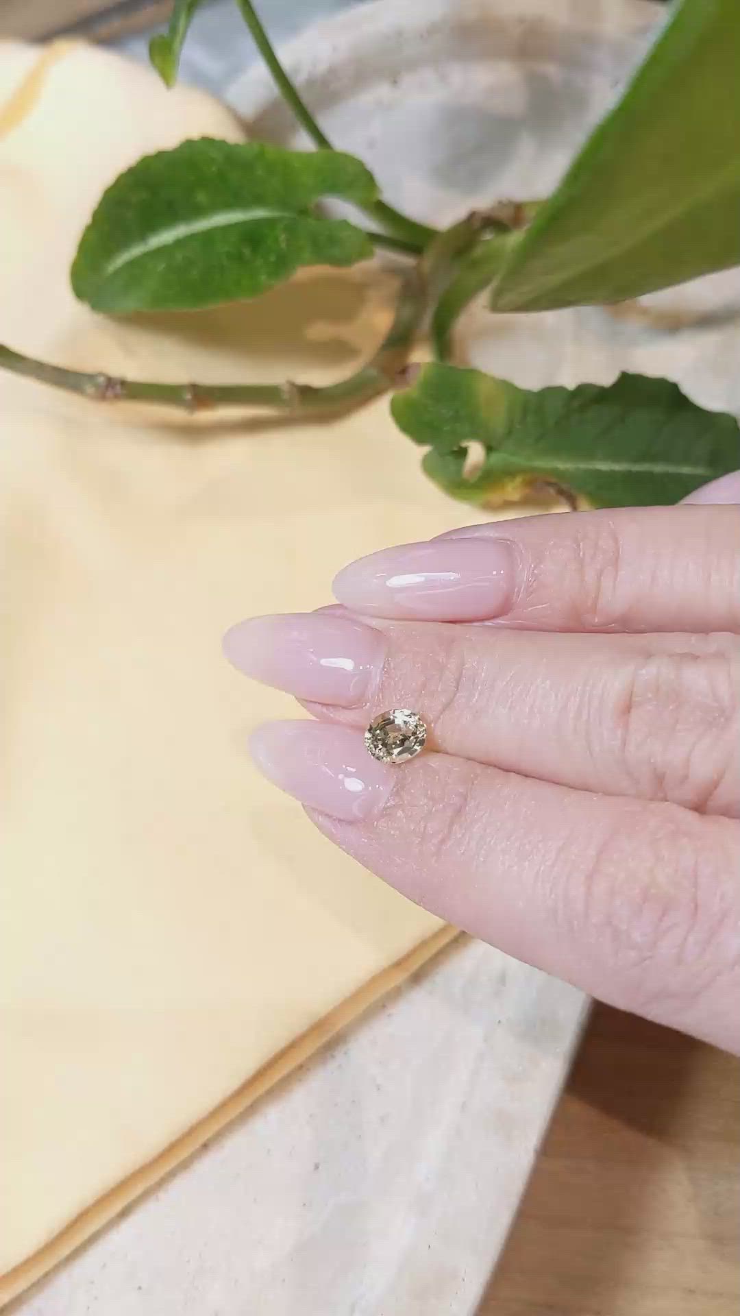 1.26 Ct. Yellow Sapphire from Ceylon (Sri Lanka) Size Video