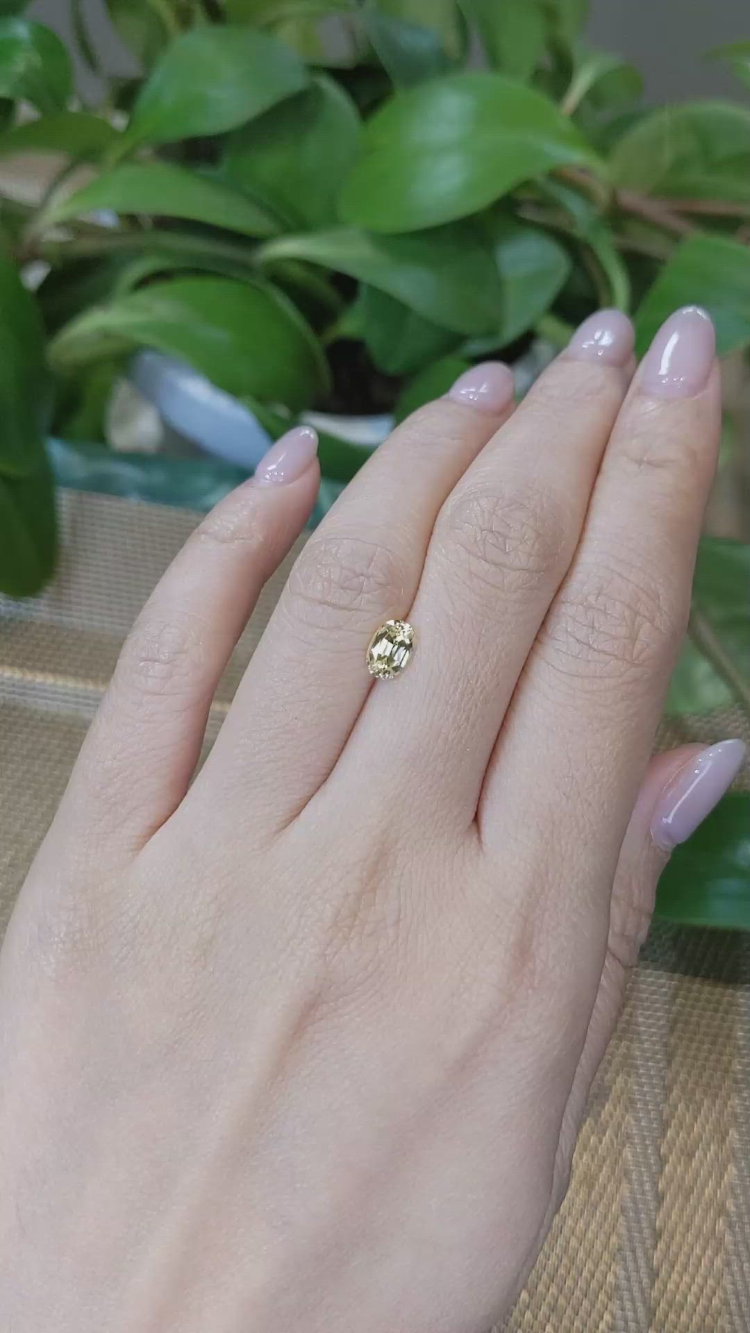 1.09 Ct. Yellow Sapphire from Ceylon (Sri Lanka) Size Video