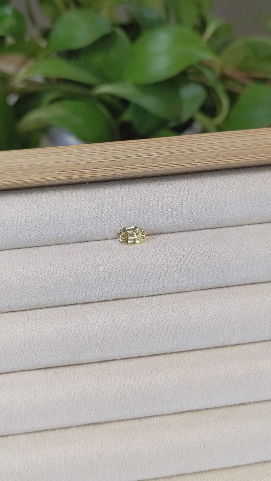 1.09 Ct. Yellow Sapphire from Ceylon (Sri Lanka) Size Video