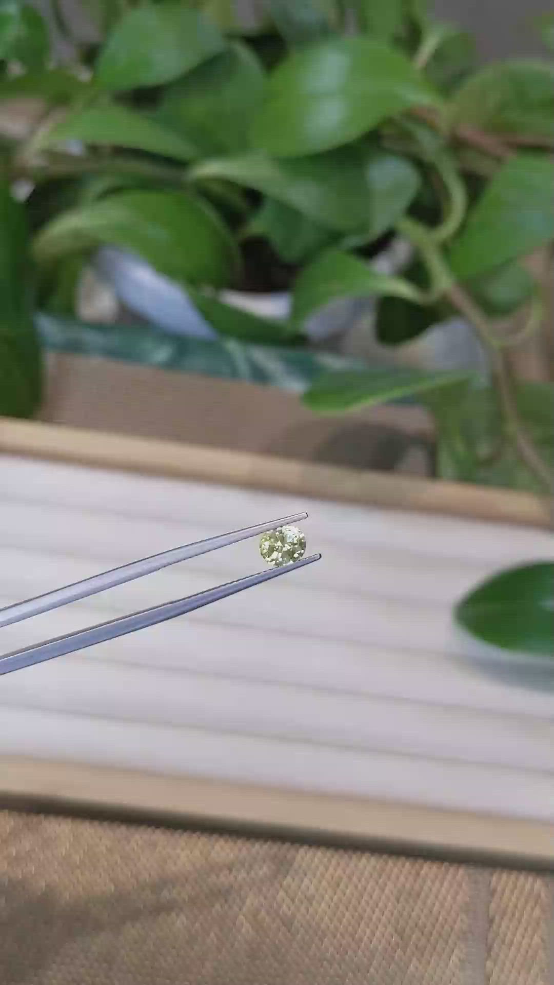 1.01 Ct. Yellow Sapphire from Ceylon (Sri Lanka) Size Video