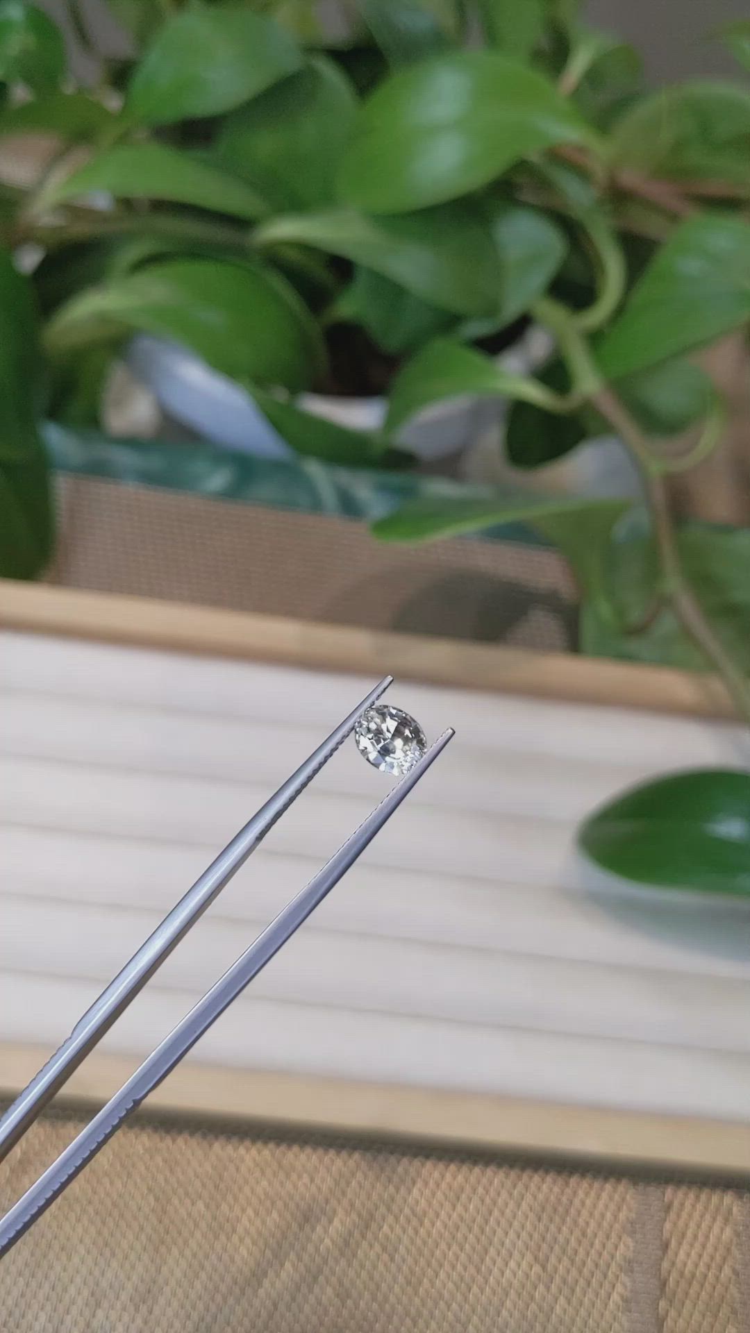 1.61 Ct. White Sapphire from Ceylon (Sri Lanka) Size Video