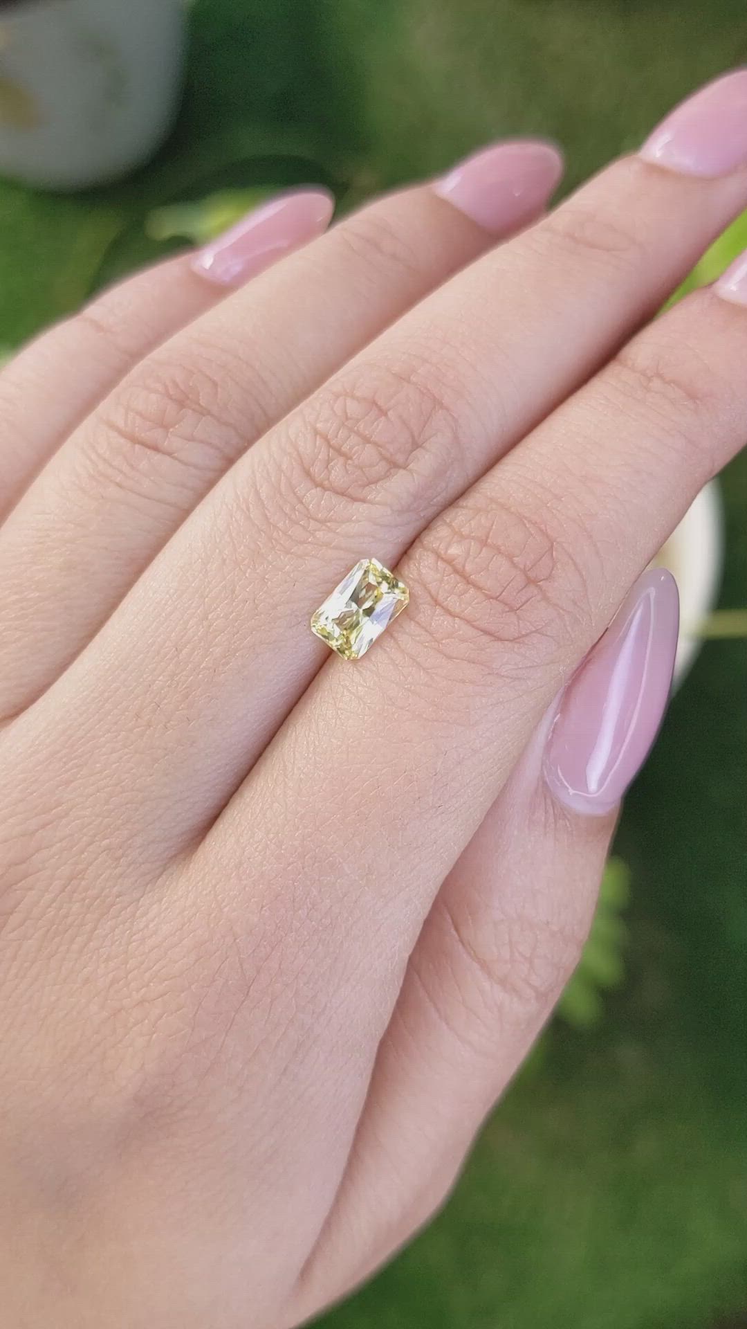 1.23 Ct. Yellow Sapphire from Ceylon (Sri Lanka) Size Video