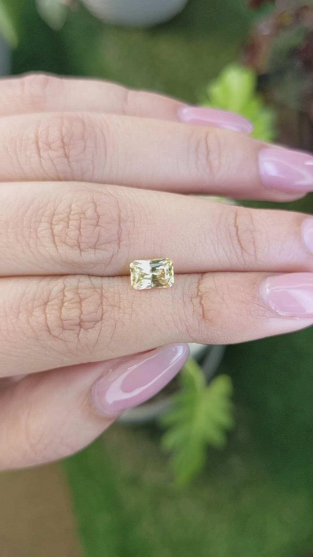 1.23 Ct. Yellow Sapphire from Ceylon (Sri Lanka) Size Video