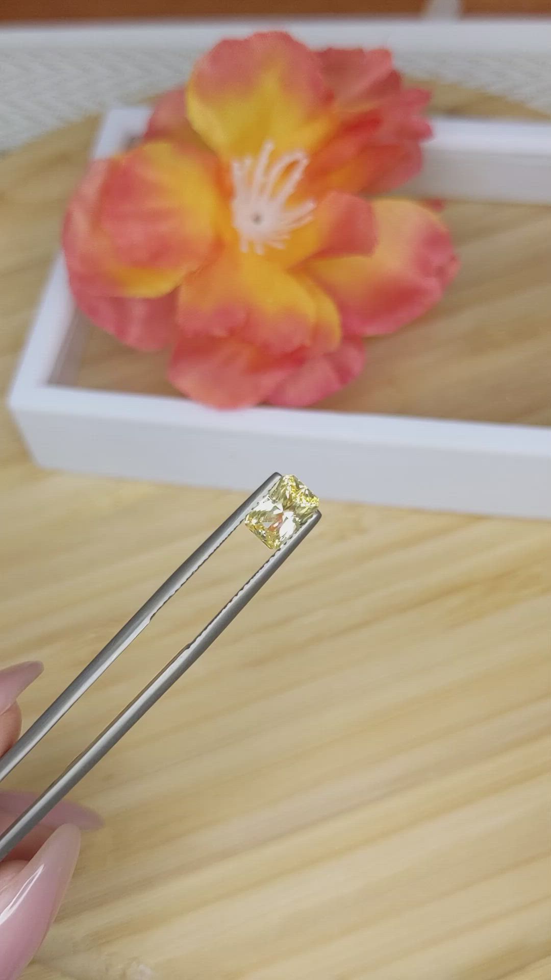 1.23 Ct. Yellow Sapphire from Ceylon (Sri Lanka) Size Video