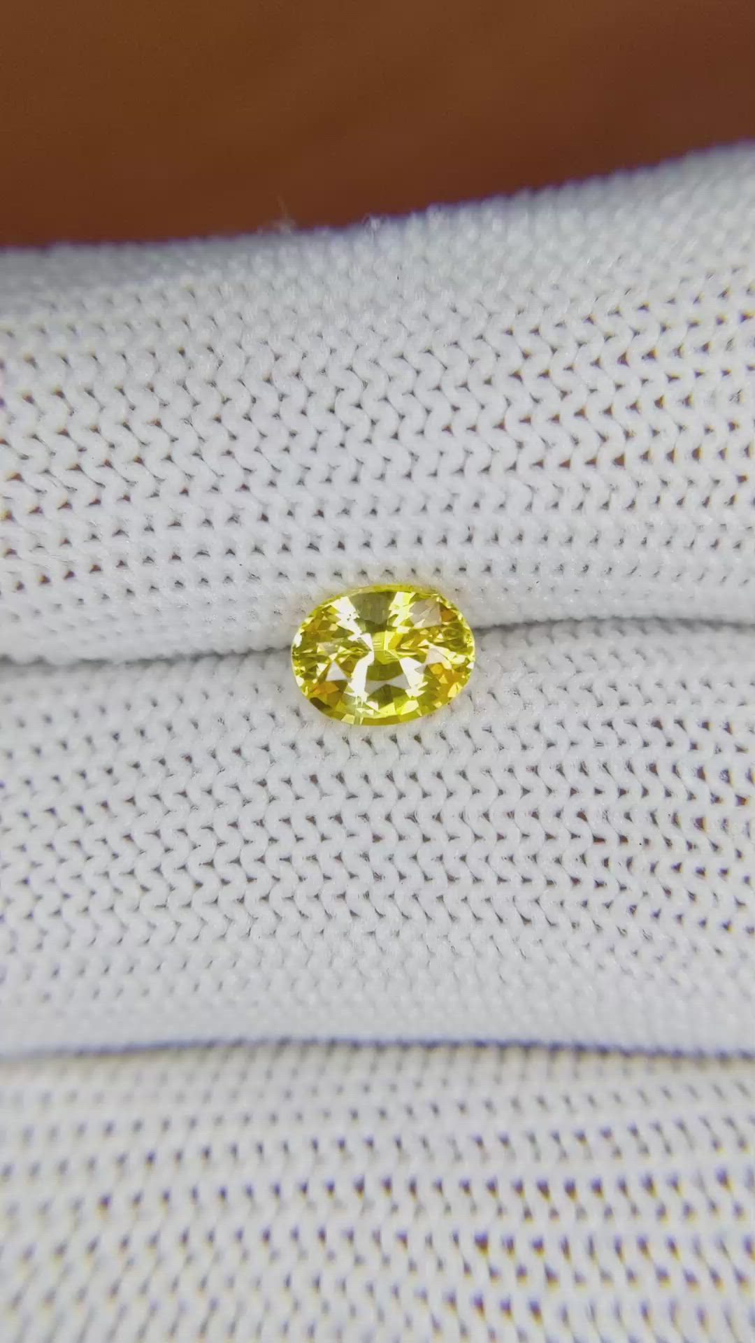 1.11 Ct. Yellow Sapphire from Ceylon (Sri Lanka) Size Video