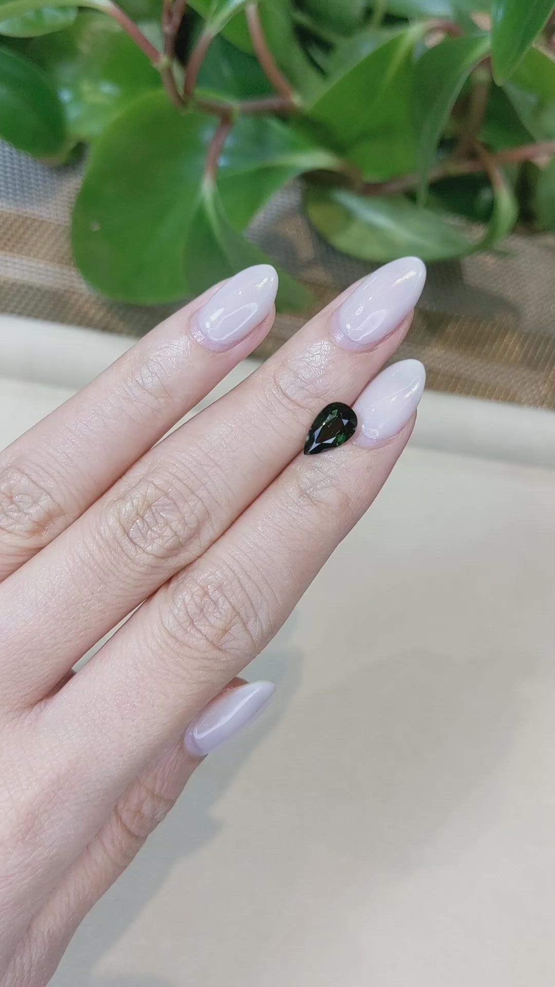 1.75 Ct. Green Sapphire from Ceylon (Sri Lanka) Size Video