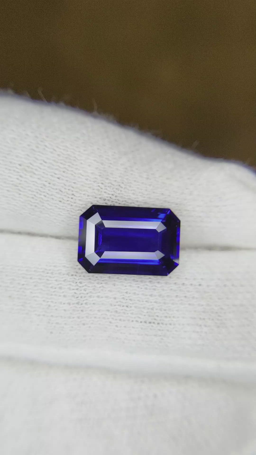 5.03 Ct. Blue Sapphire from Ceylon (Sri Lanka) Size Video