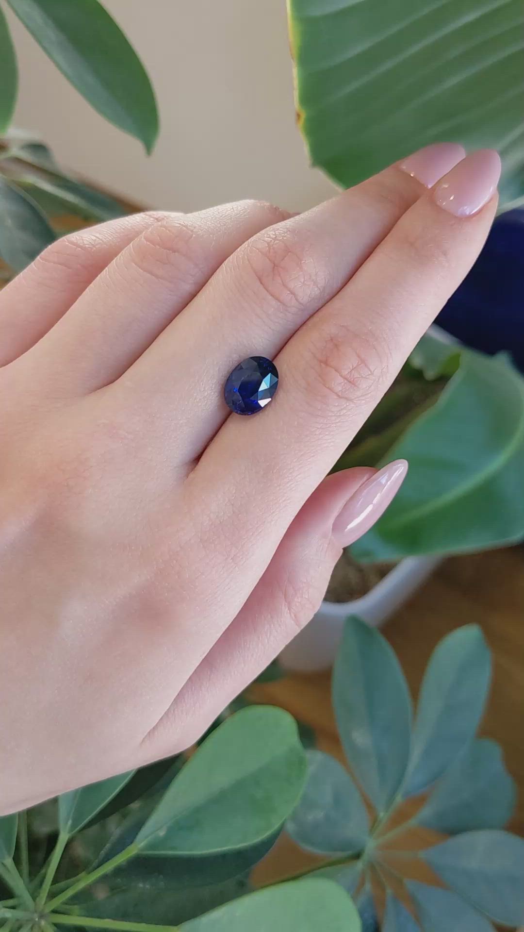 5.26 Ct. Blue Sapphire from Ceylon (Sri Lanka) Size Video