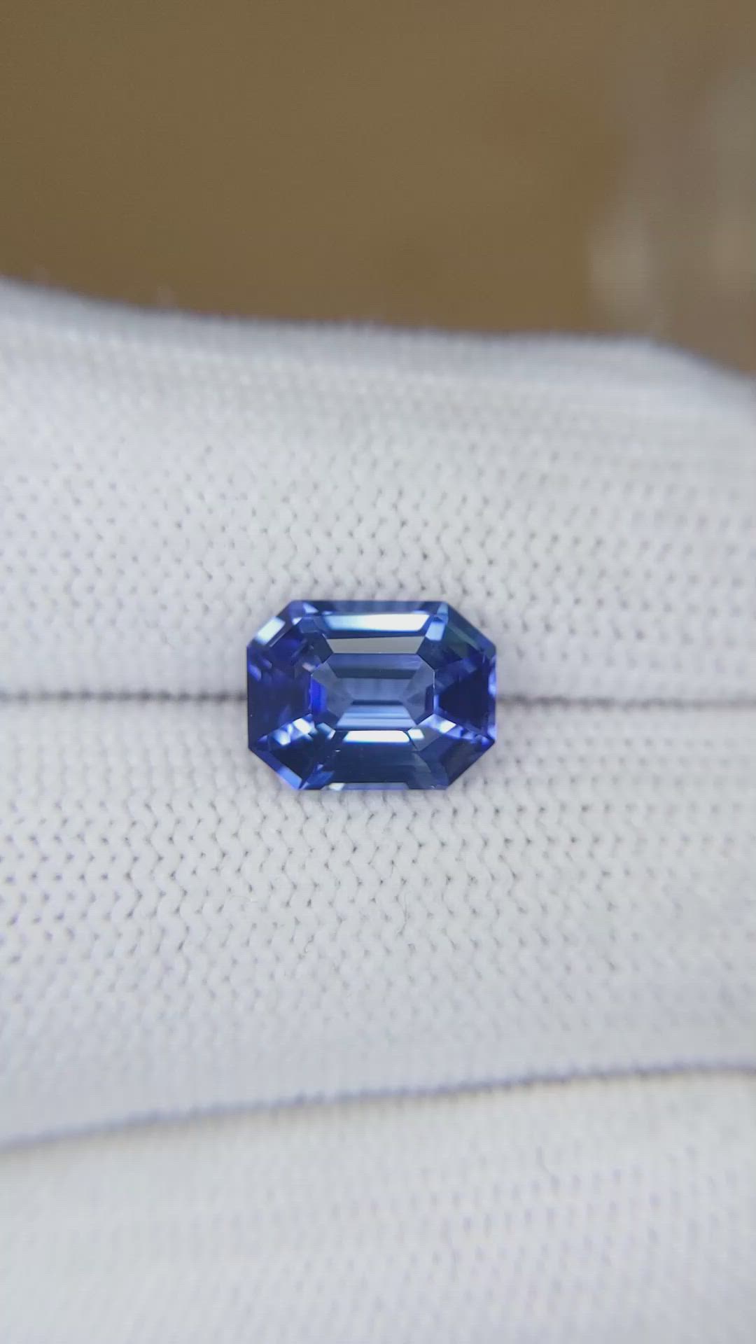 3.75 Ct. Blue Sapphire from Ceylon (Sri Lanka) Size Video