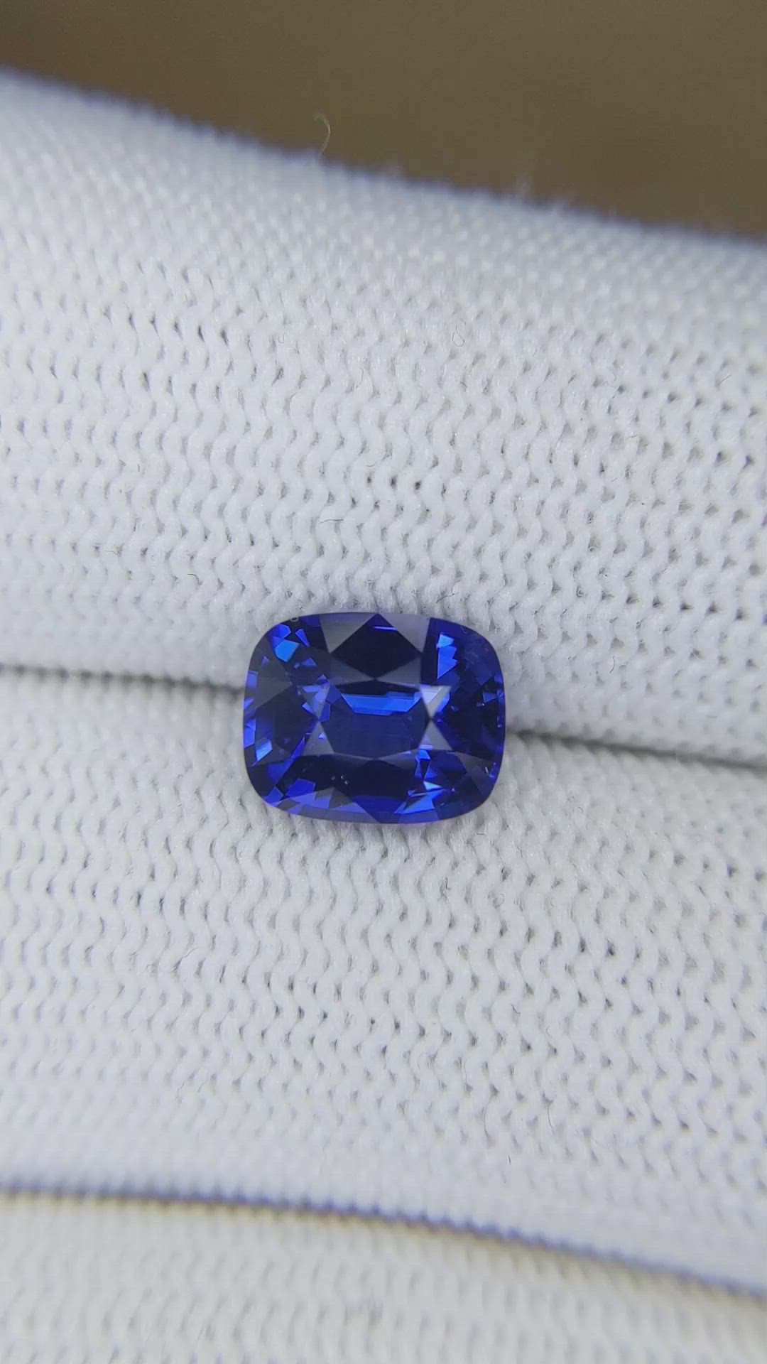 3.14 Ct. Blue Sapphire from Ceylon (Sri Lanka) Size Video