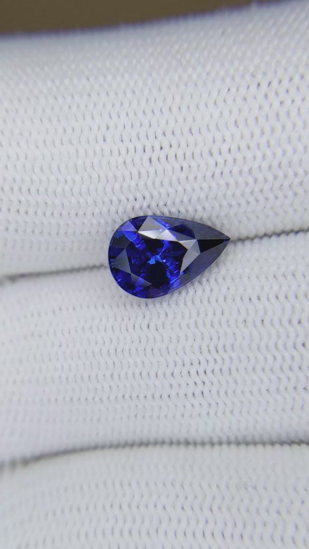3.10 Ct. Blue Sapphire from Ceylon (Sri Lanka) Size Video