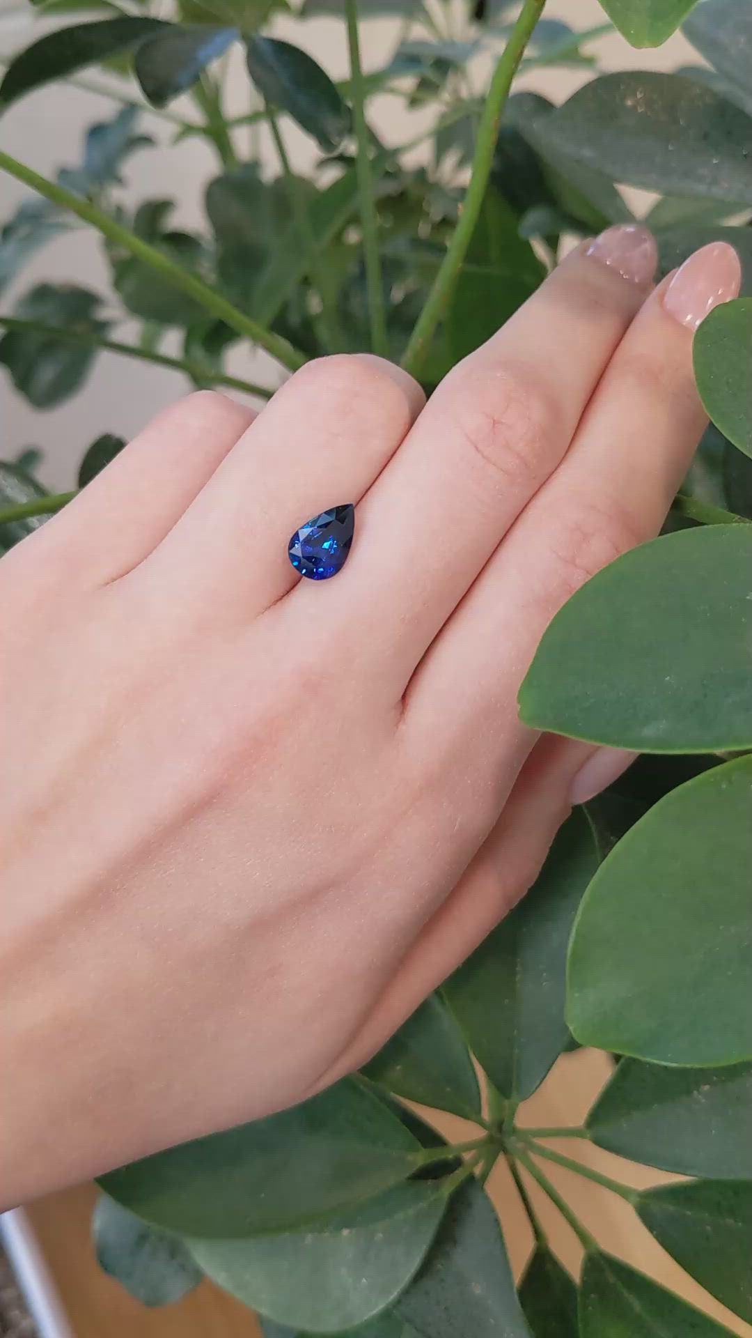 3.10 Ct. Blue Sapphire from Ceylon (Sri Lanka) Size Video