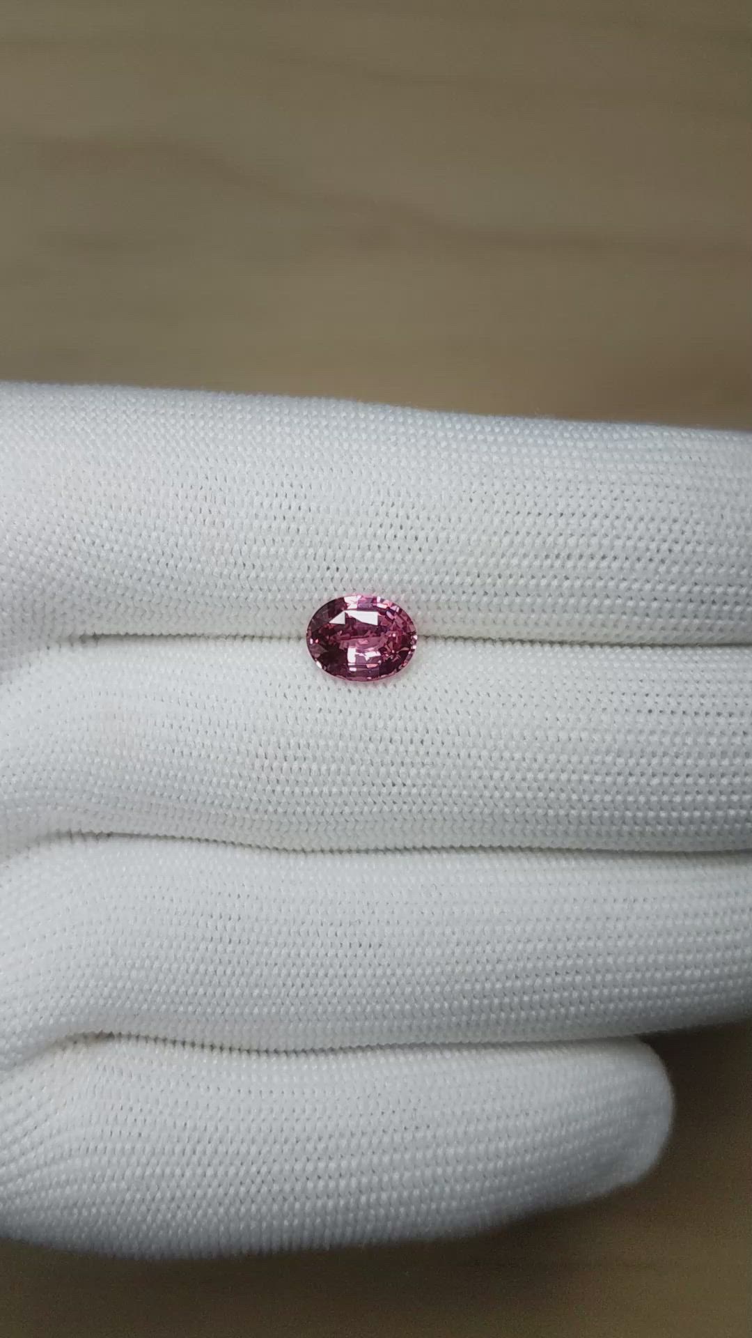 2.52 Ct. Padparadscha Sapphire from Ceylon (Sri Lanka) Size Video