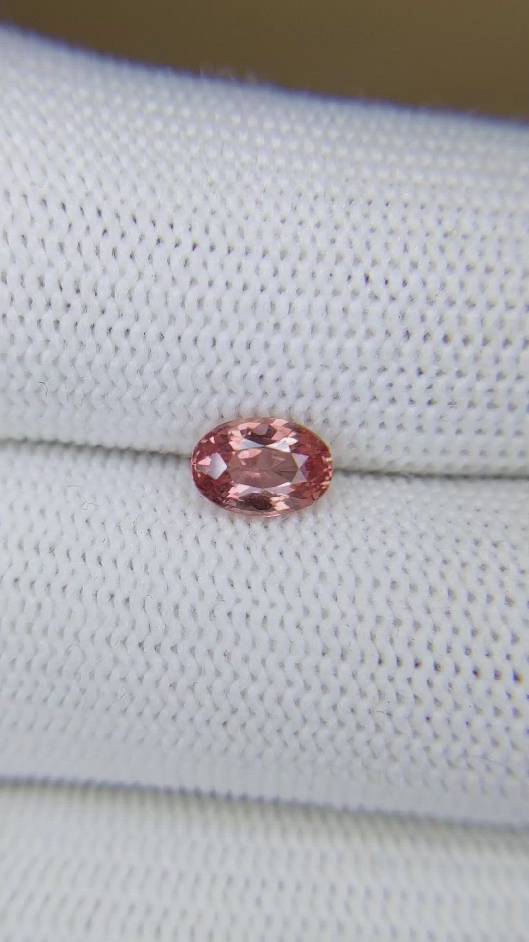 1.14 Ct. Padparadscha Sapphire from Ceylon (Sri Lanka) Size Video