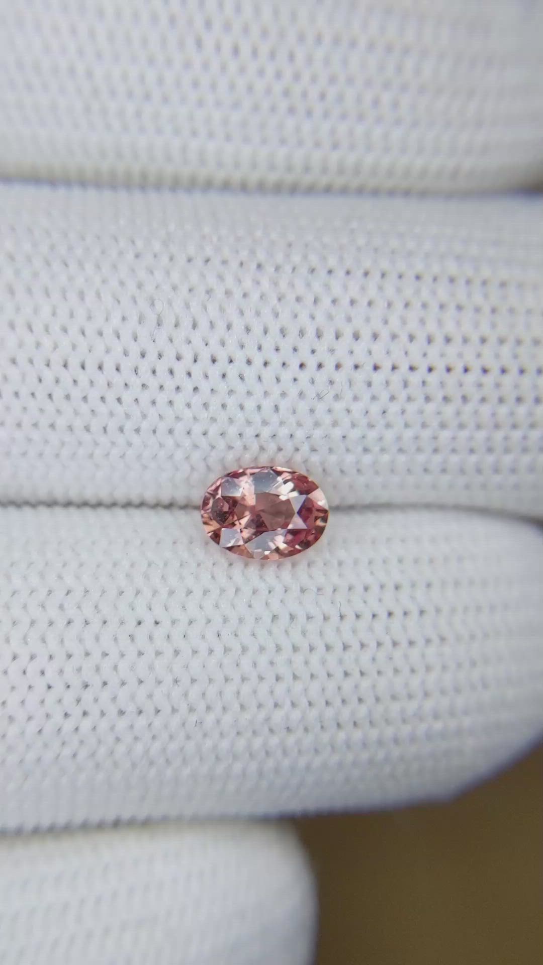 1.14 Ct. Padparadscha Sapphire from Ceylon (Sri Lanka) Size Video