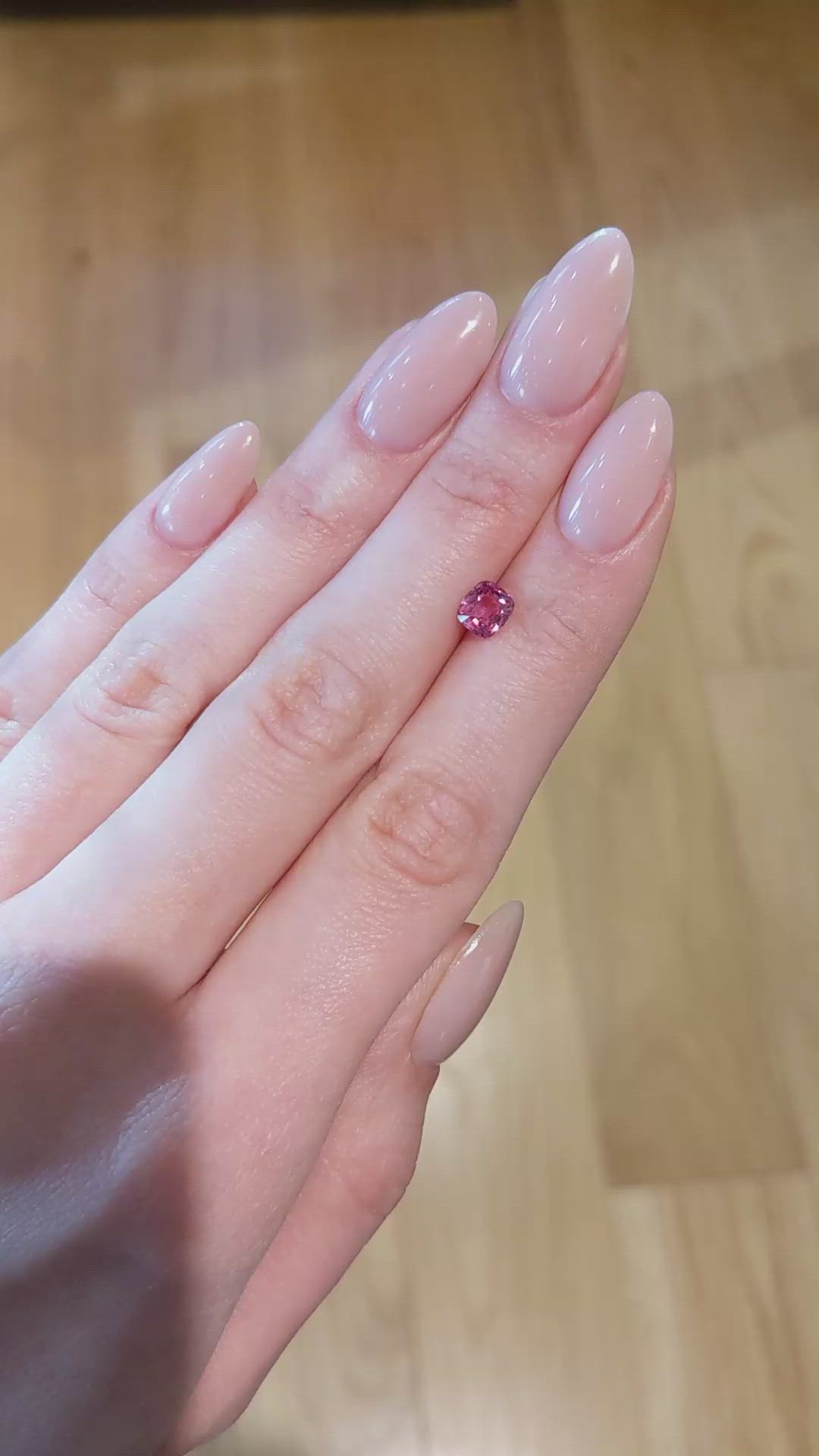 1.02 Ct. Padparadscha Sapphire from Ceylon (Sri Lanka) Size Video