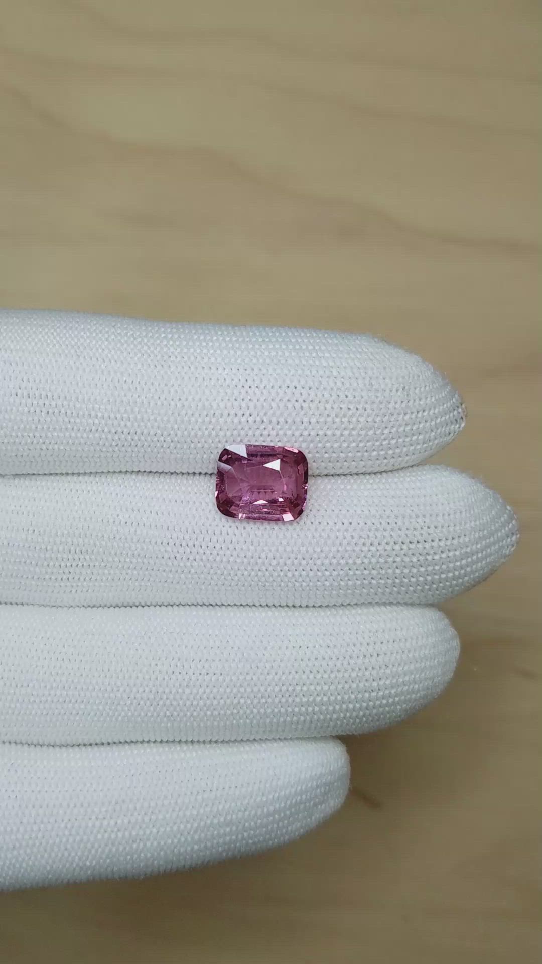 5.54 Ct. Reddish Pink Sapphire from Ceylon (Sri Lanka) Size Video