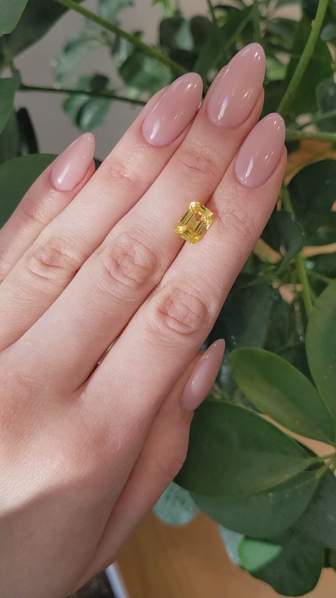 3.69 Ct. Yellow Sapphire from Ceylon (Sri Lanka) Size Video