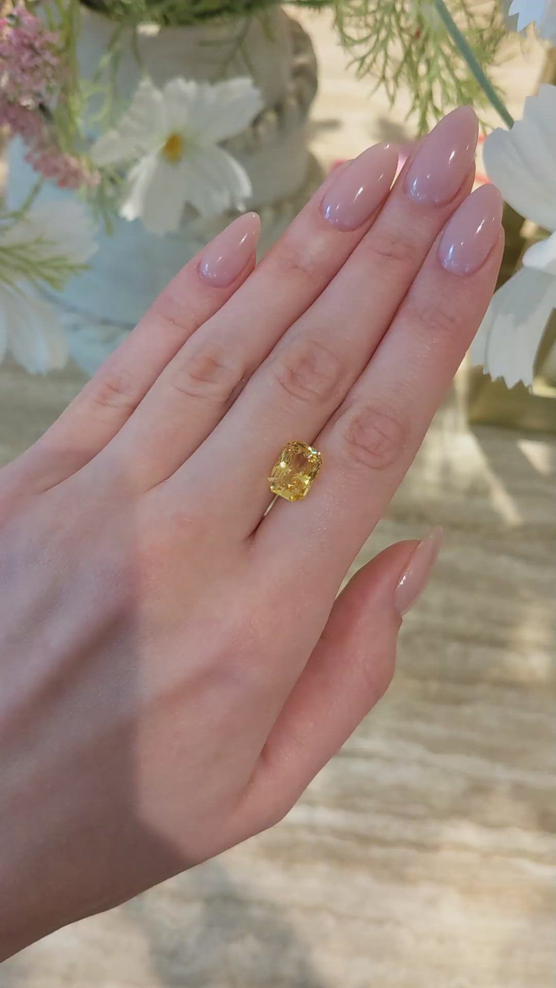 6.57 Ct. Yellow Sapphire from Ceylon (Sri Lanka) Size Video