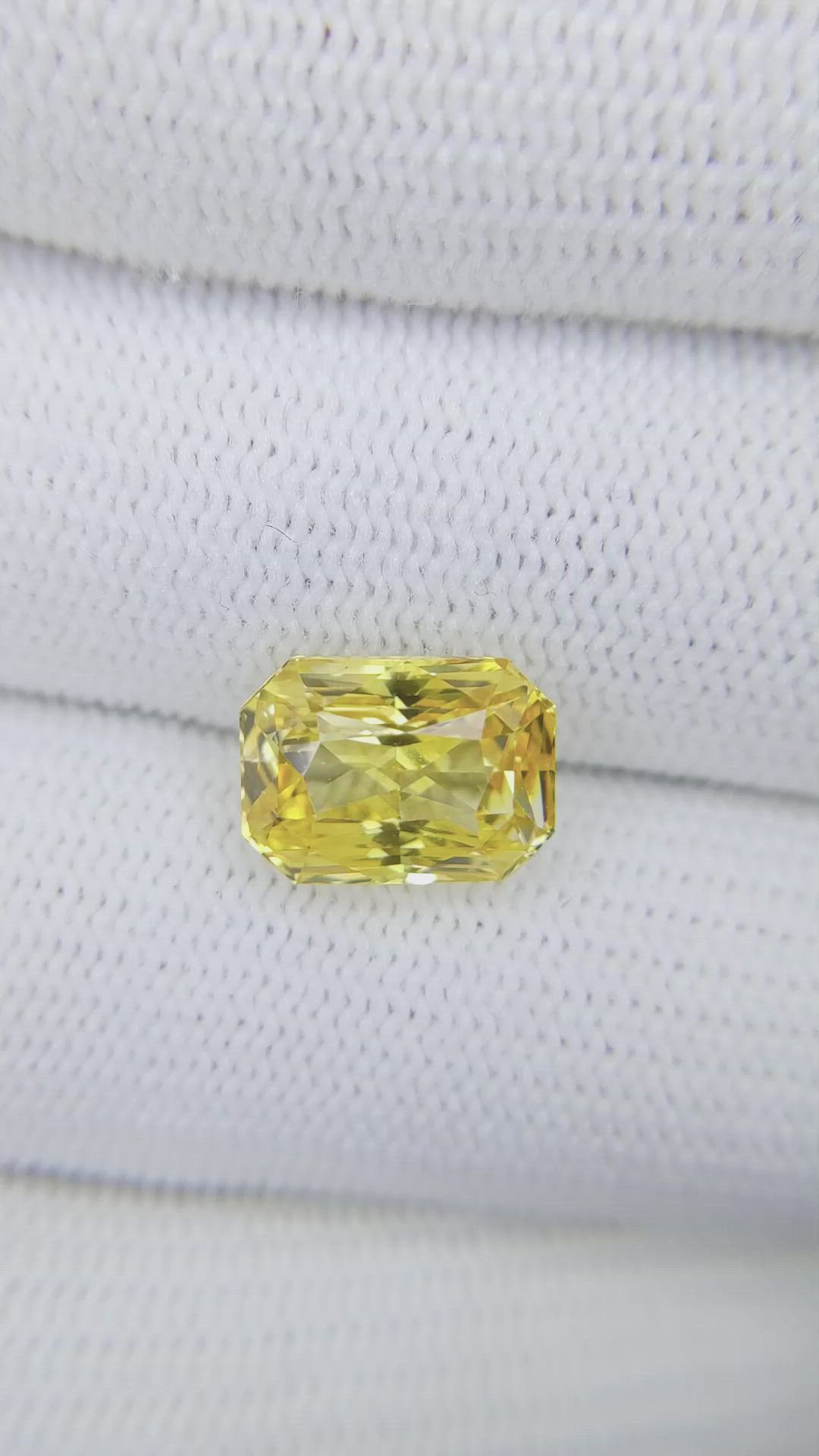 6.57 Ct. Yellow Sapphire from Ceylon (Sri Lanka) Size Video