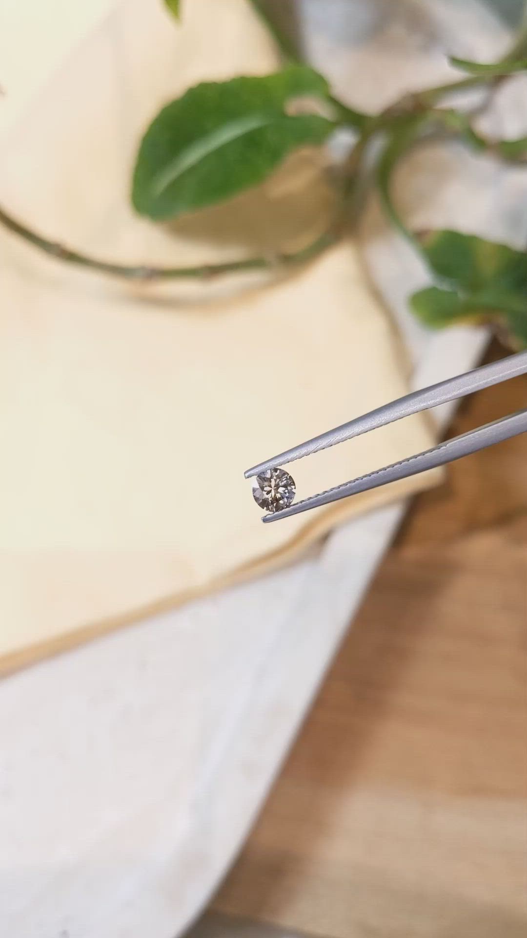 0.41 Ct. Bi Color Sapphire from Montana Size Video