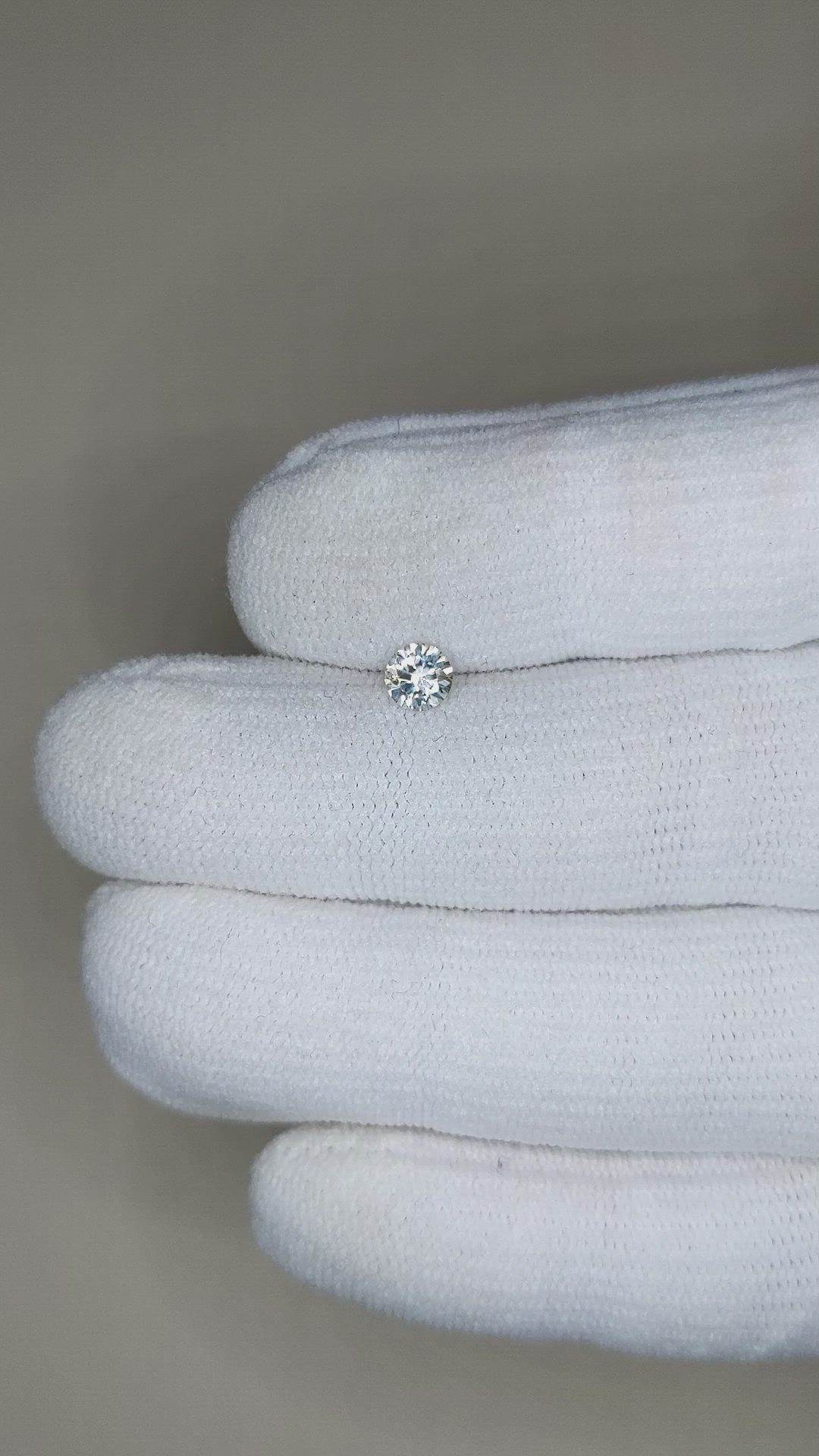 0.42 Ct. Bi Color Sapphire from Montana Size Video