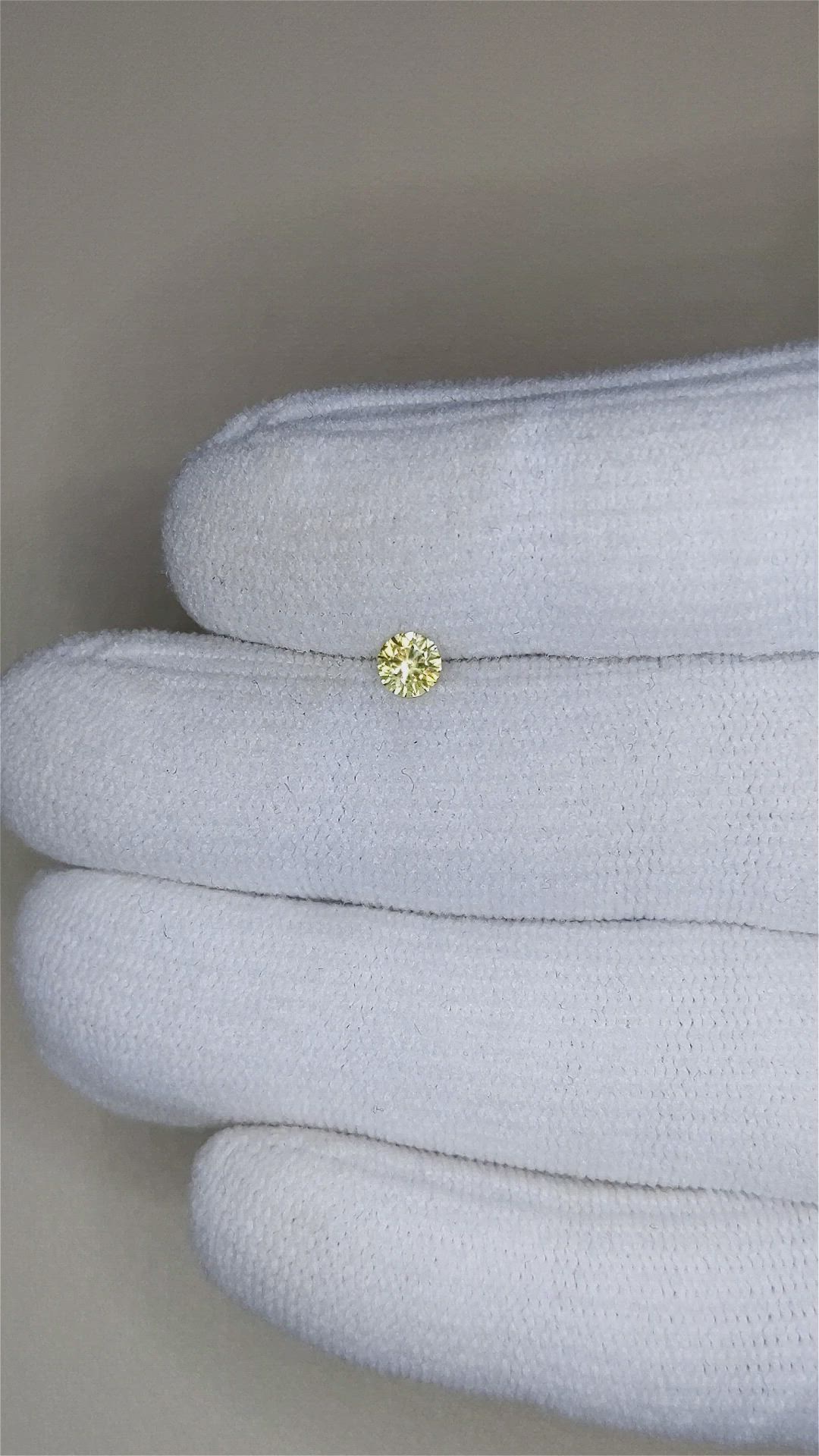 0.30 Ct. Bi Color Sapphire from Montana Size Video