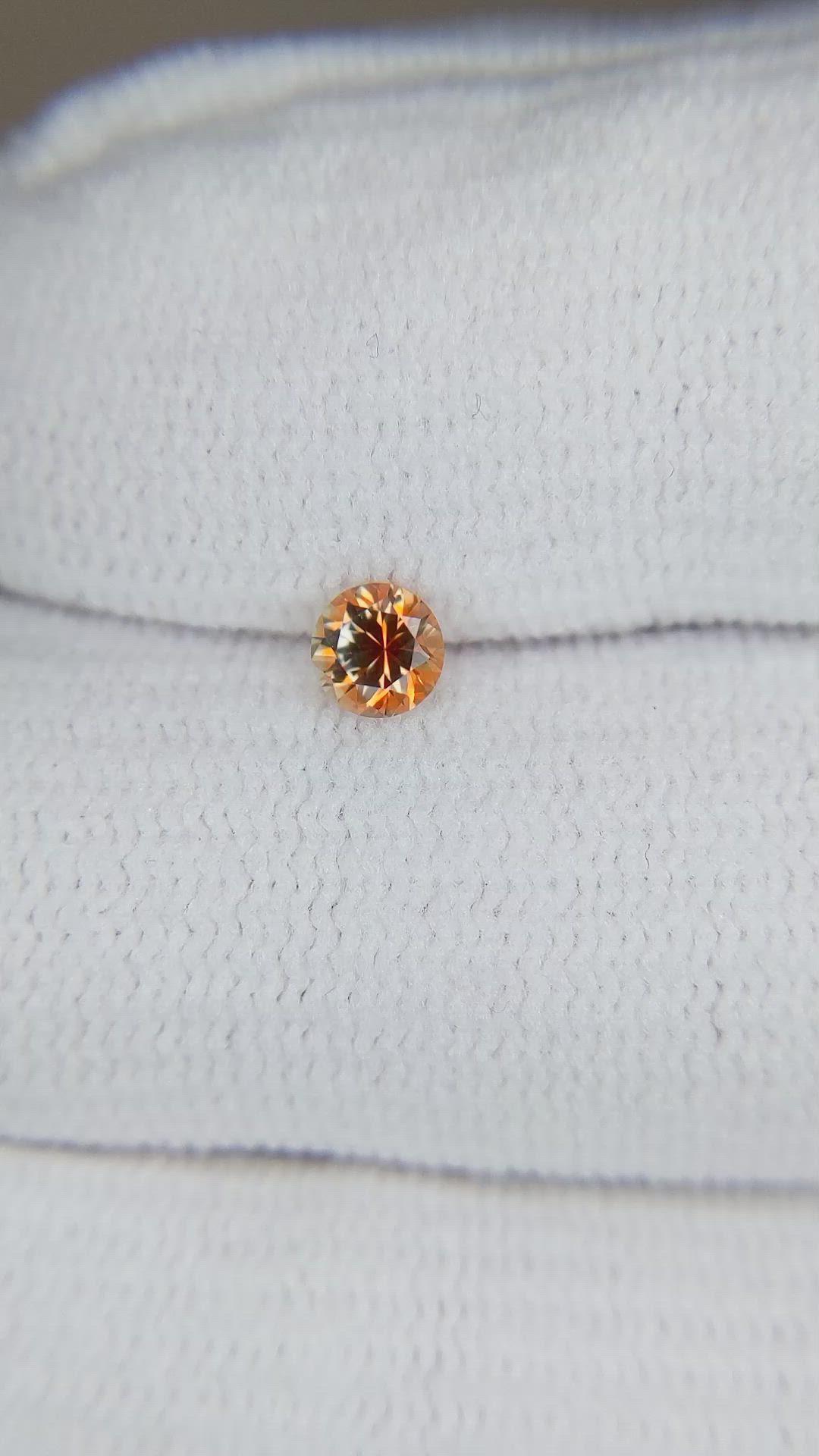 0.31 Ct. Bi Color Sapphire from Montana Size Video