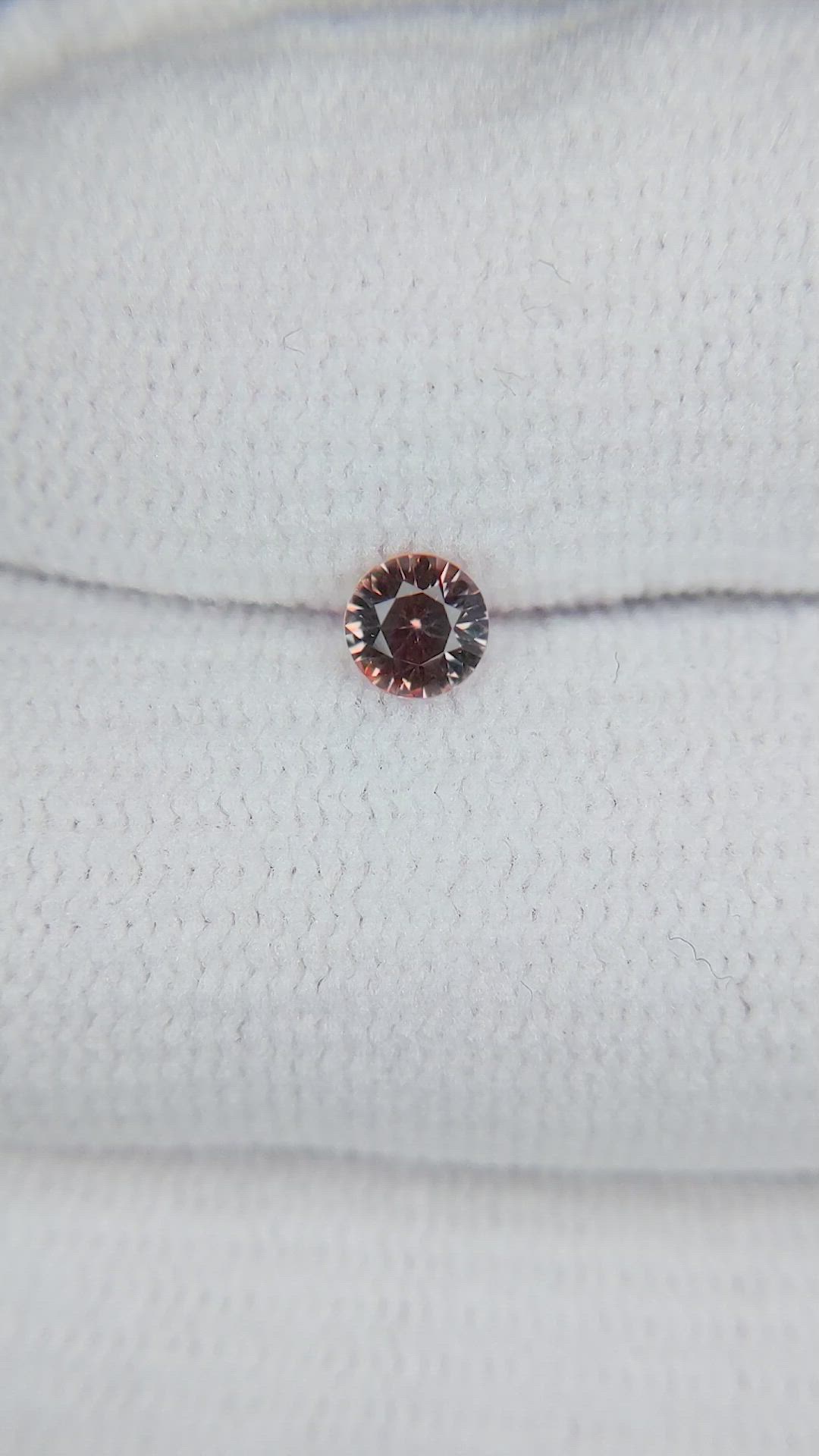 0.31 Ct. Bi Color Sapphire from Montana Size Video