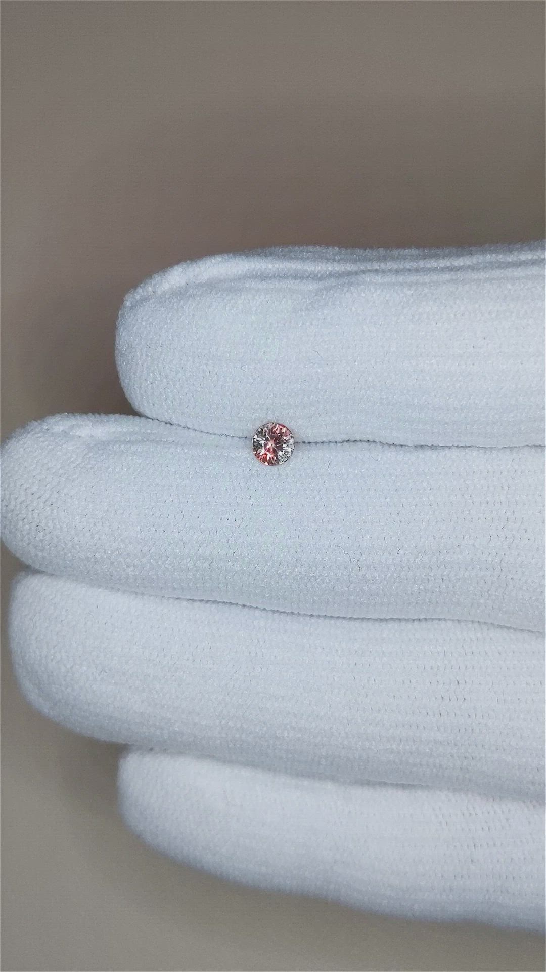 0.31 Ct. Bi Color Sapphire from Montana Size Video