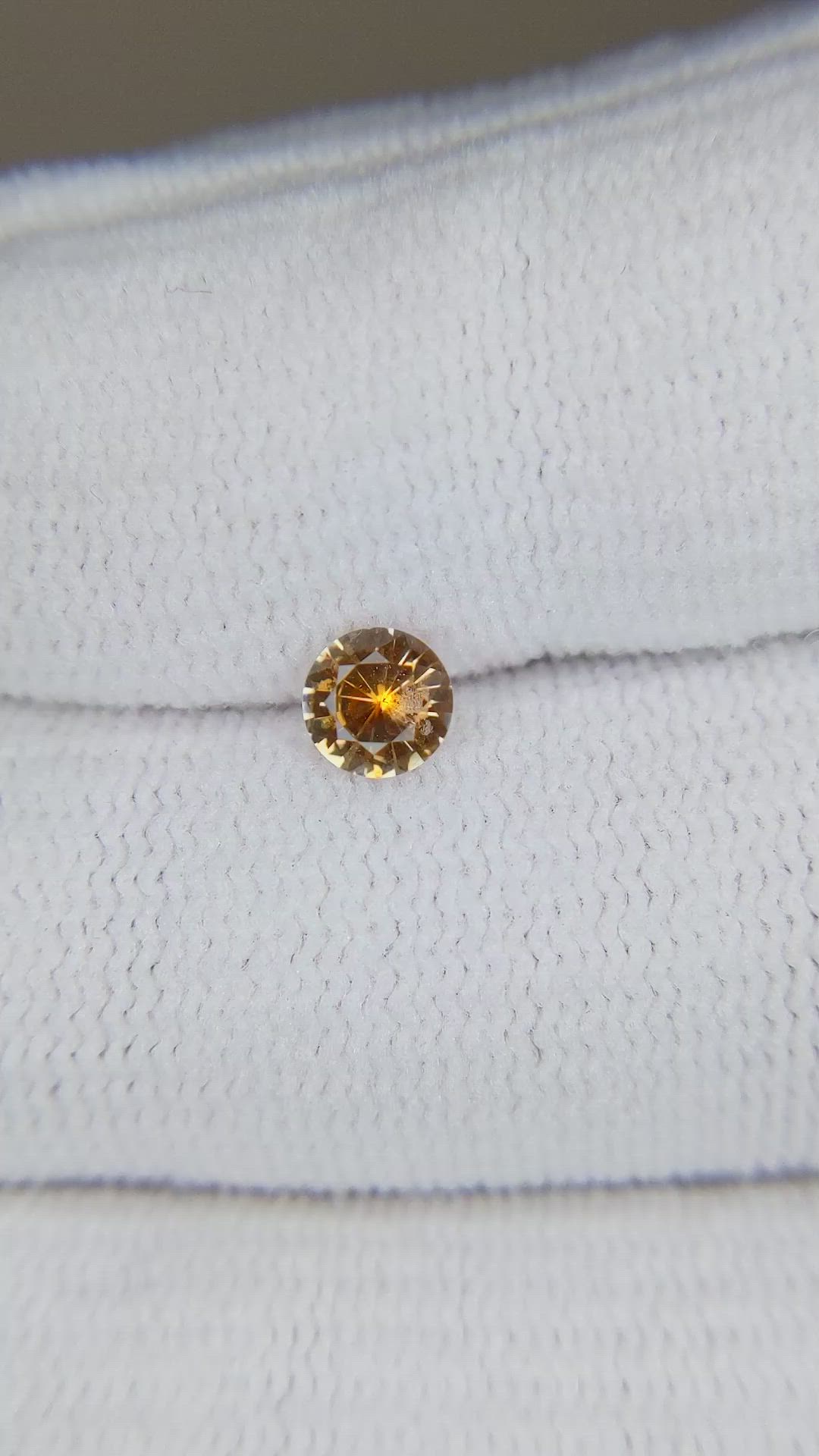 0.39 Ct. Bi Color Sapphire from Montana Size Video