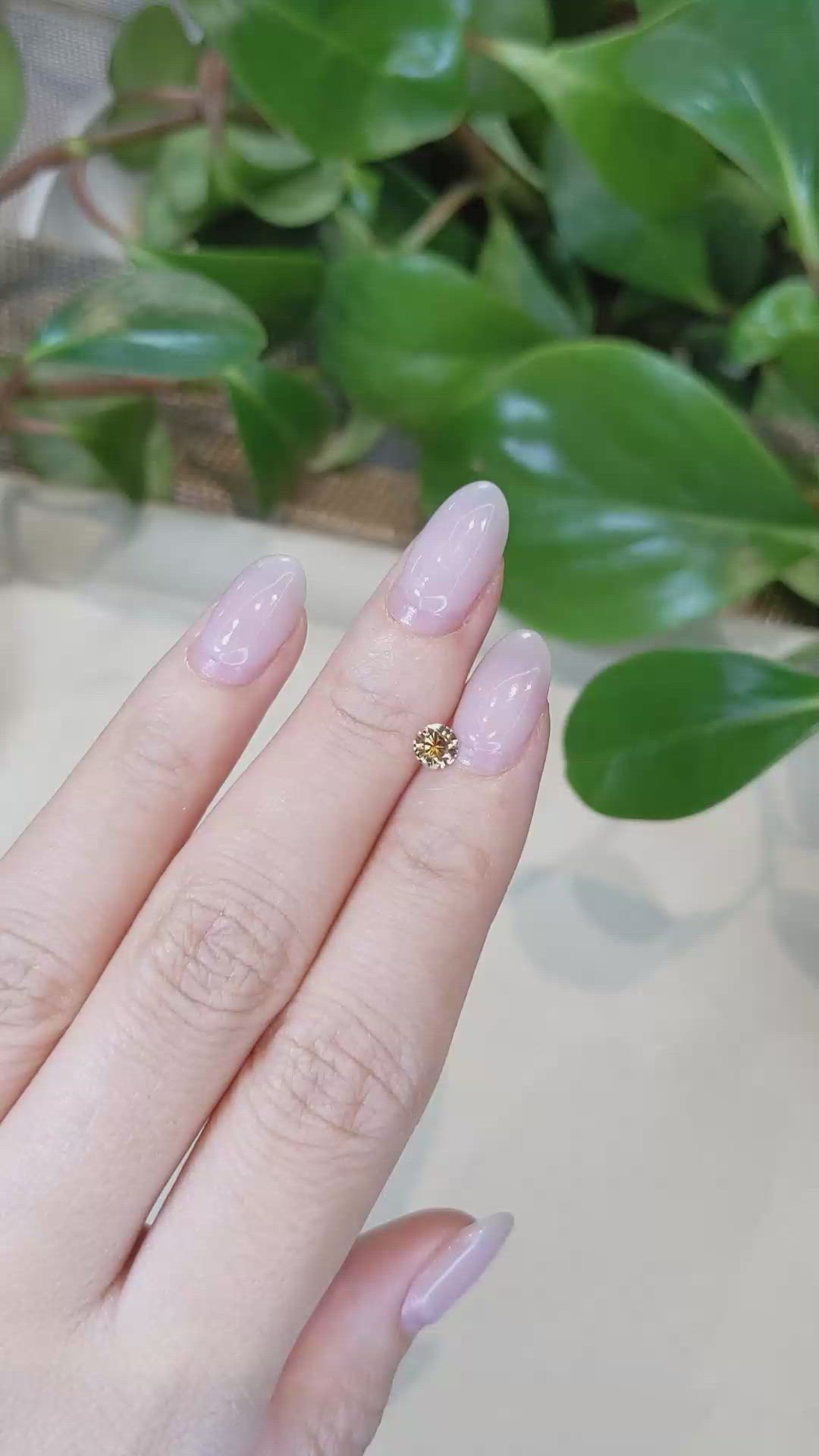 0.39 Ct. Bi Color Sapphire from Montana Size Video