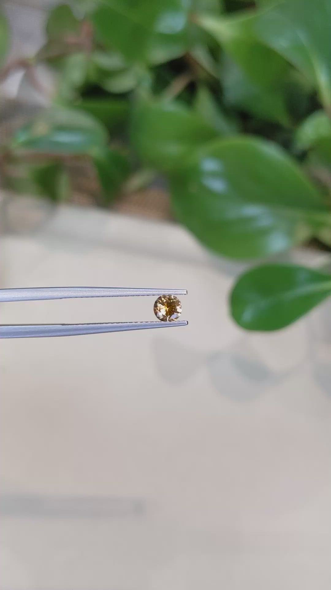 0.39 Ct. Bi Color Sapphire from Montana Size Video