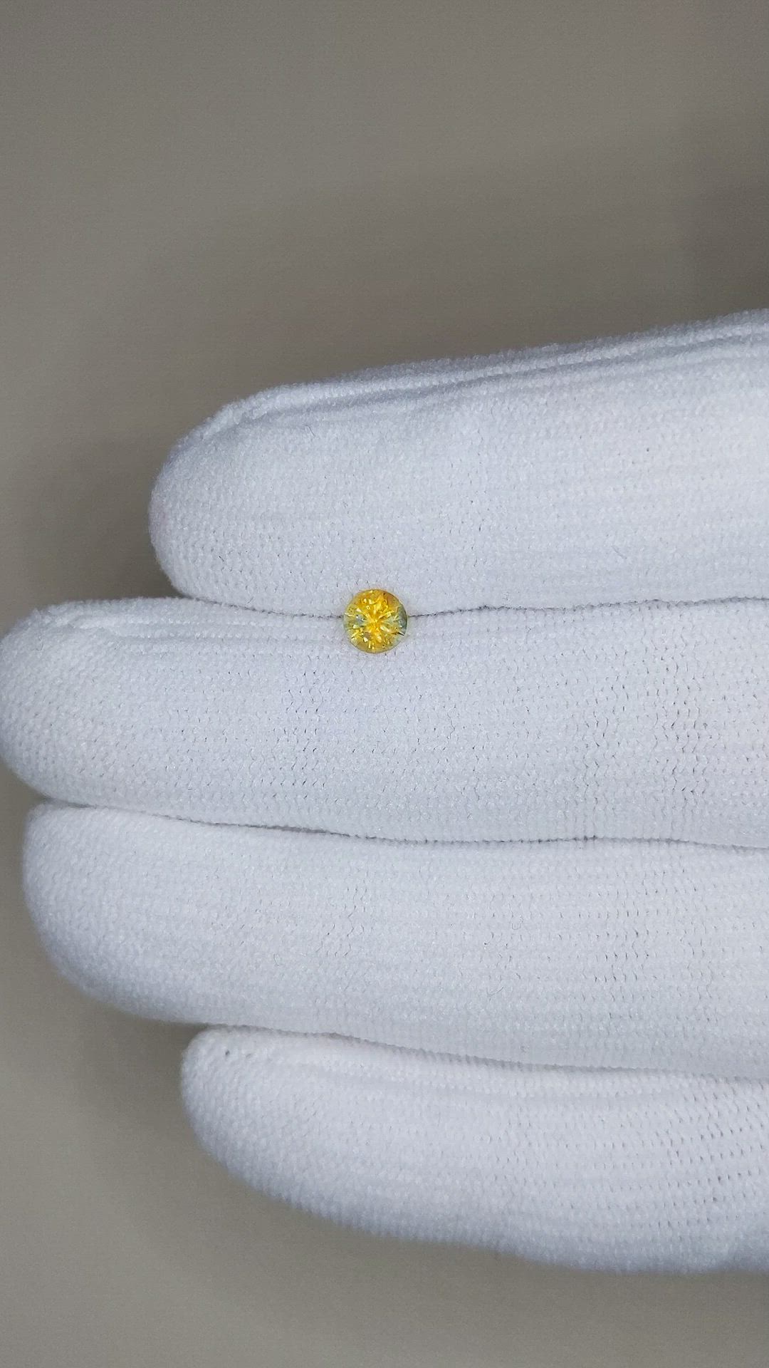 0.39 Ct. Bi Color Sapphire from Montana Size Video