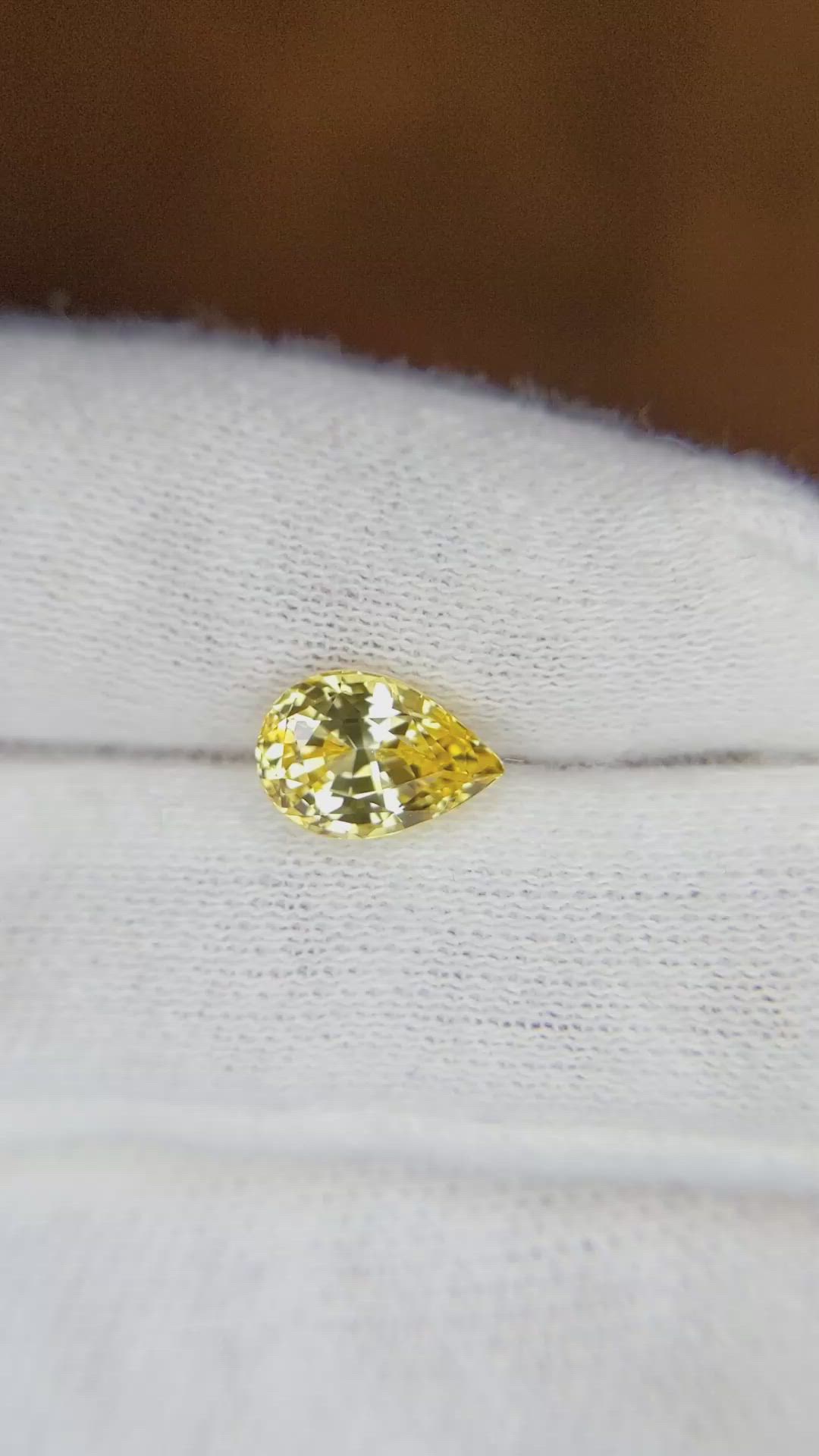 2.02 Ct. Yellow Sapphire from Ceylon (Sri Lanka) Size Video