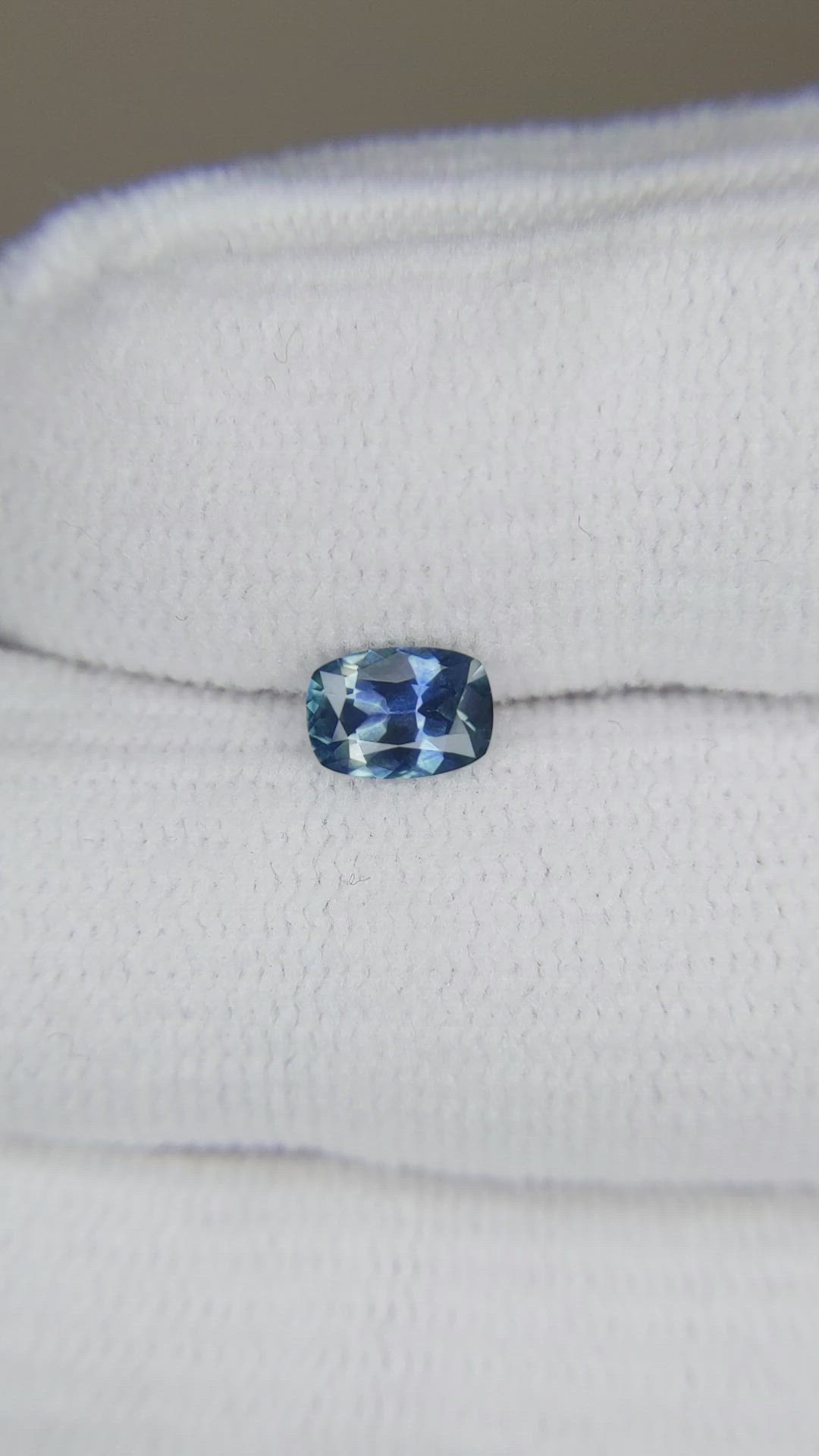 0.50 Ct. Greenish Blue Sapphire from Montana Size Video