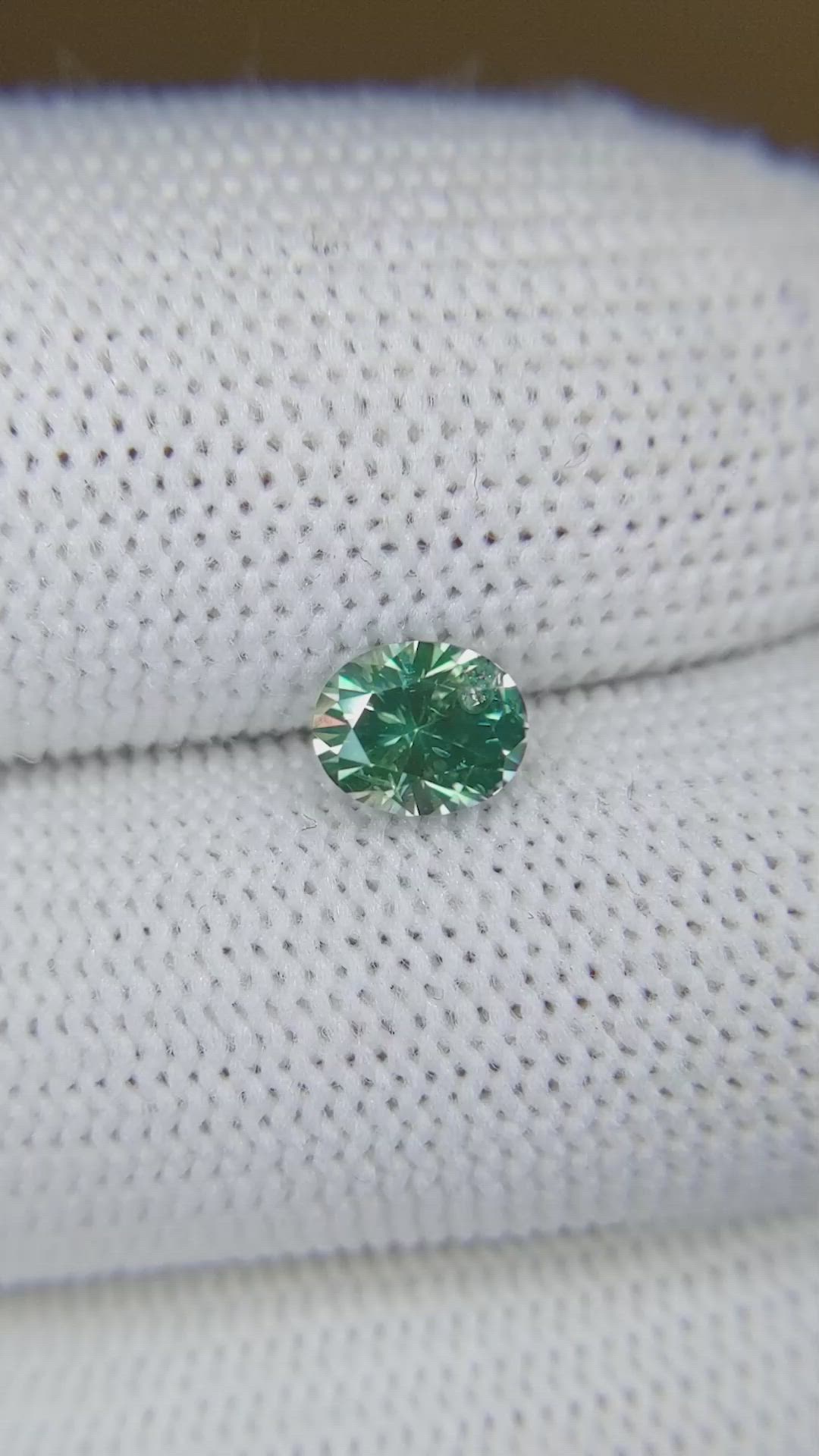 1.16 Ct. Bluish Green Sapphire from Montana Size Video