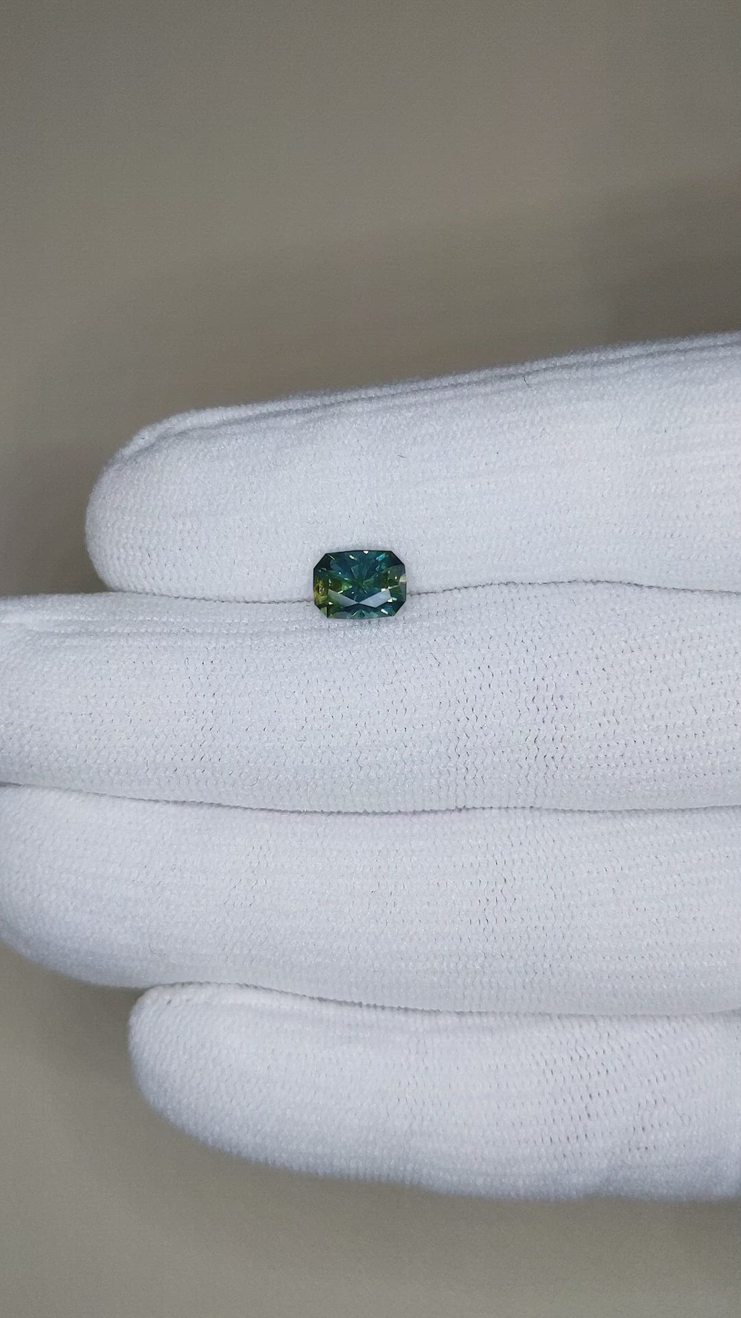 1.42 Ct. Bi Color Sapphire from Montana Size Video