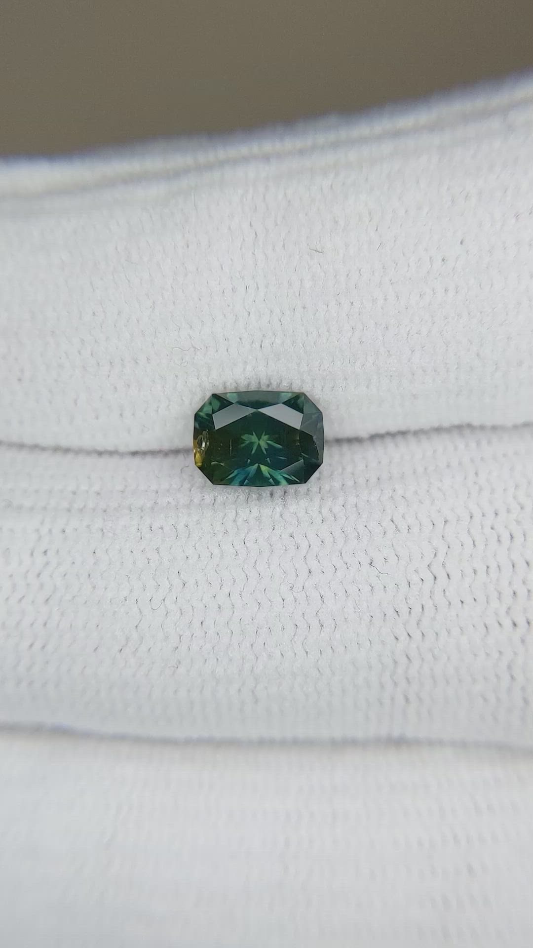 1.42 Ct. Bi Color Sapphire from Montana Size Video