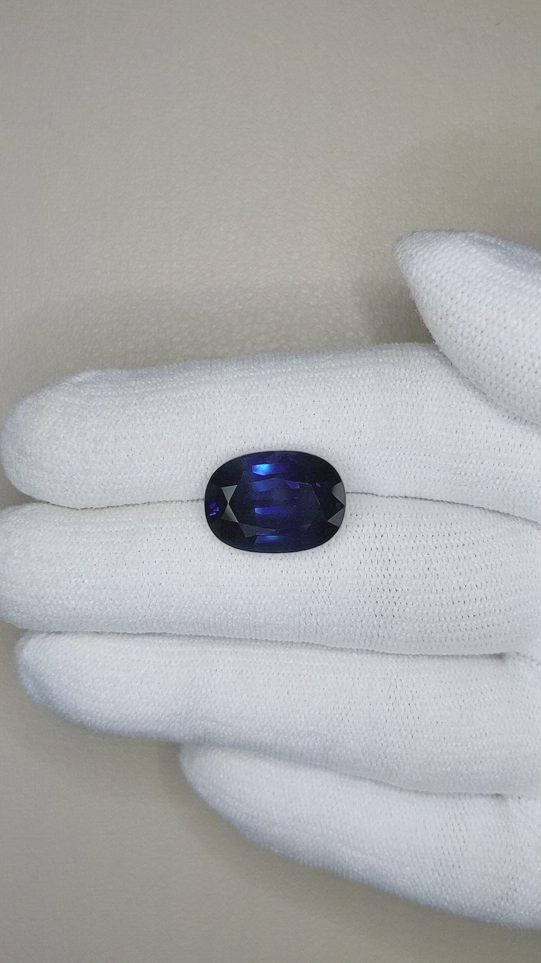 9.65 Ct. Blue Sapphire from Ceylon (Sri Lanka) Size Video