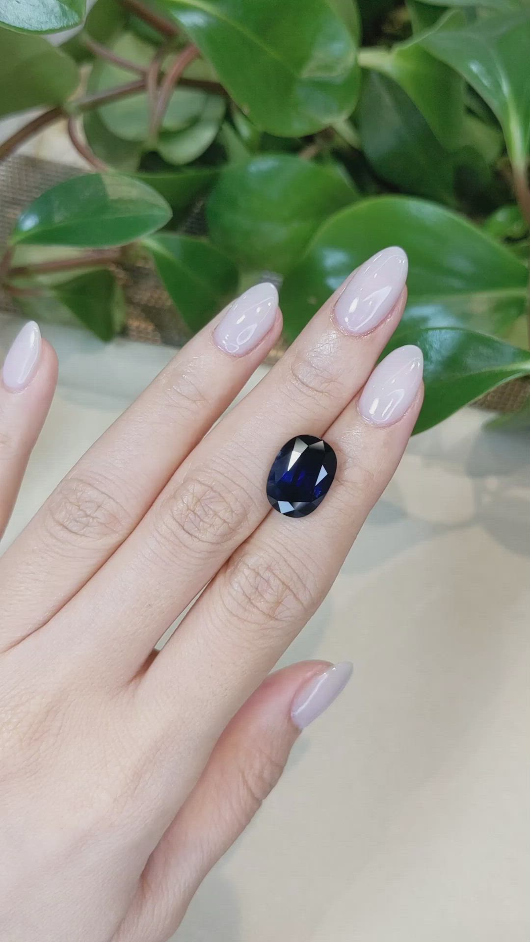 9.65 Ct. Blue Sapphire from Ceylon (Sri Lanka) Size Video