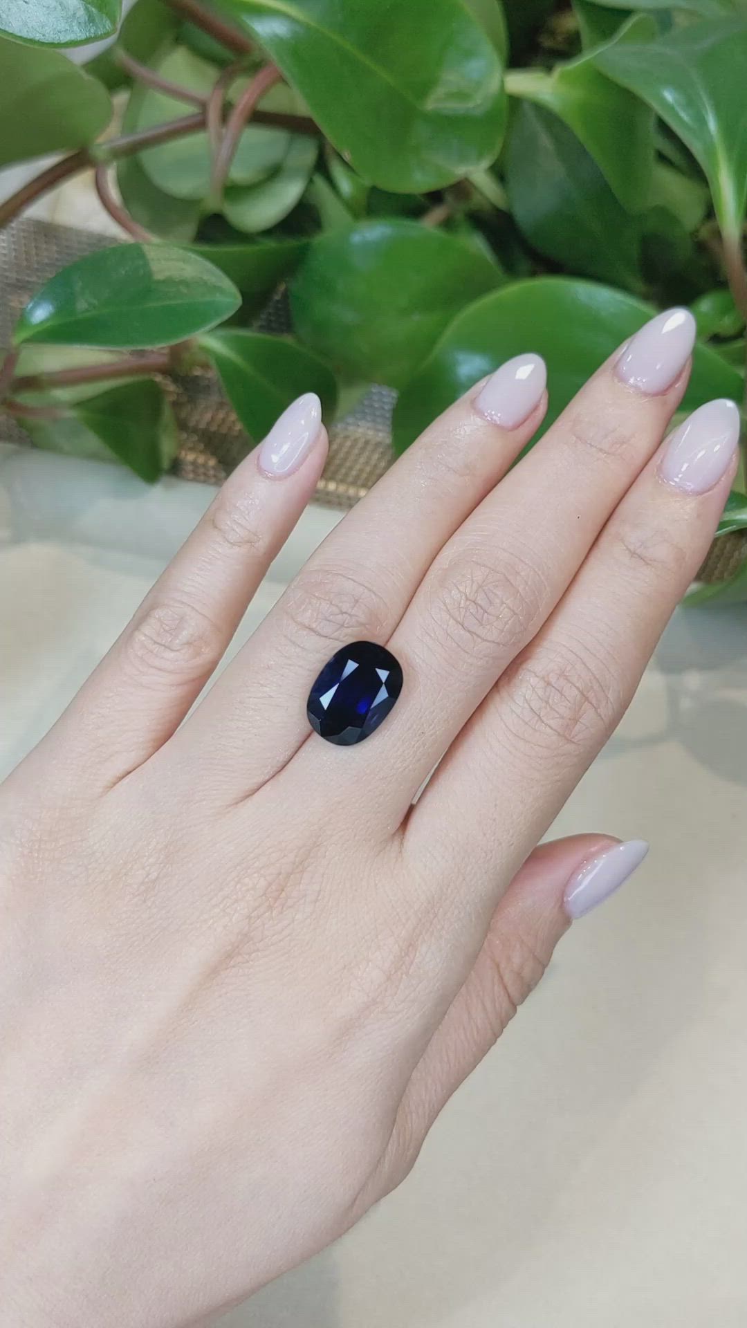 9.65 Ct. Blue Sapphire from Ceylon (Sri Lanka) Size Video