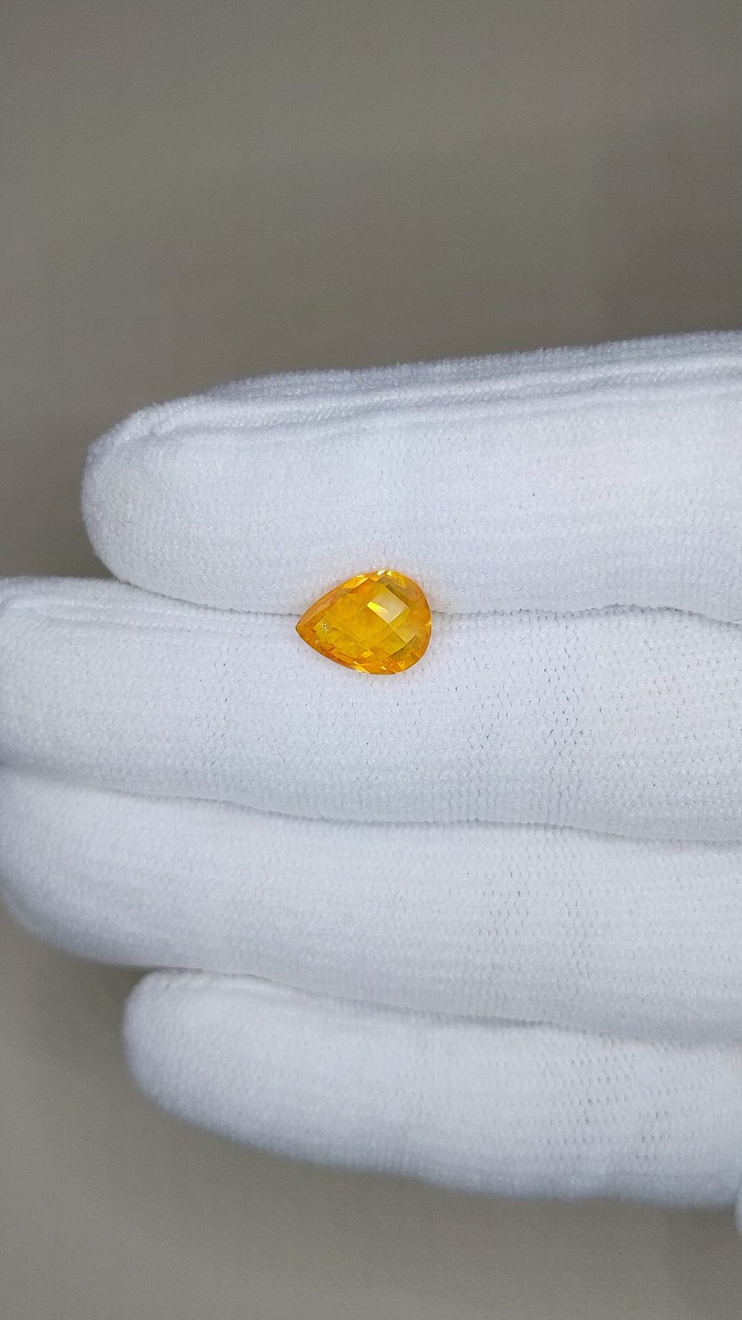 2.84 Ct. Orange Sapphire from Ceylon (Sri Lanka) Size Video