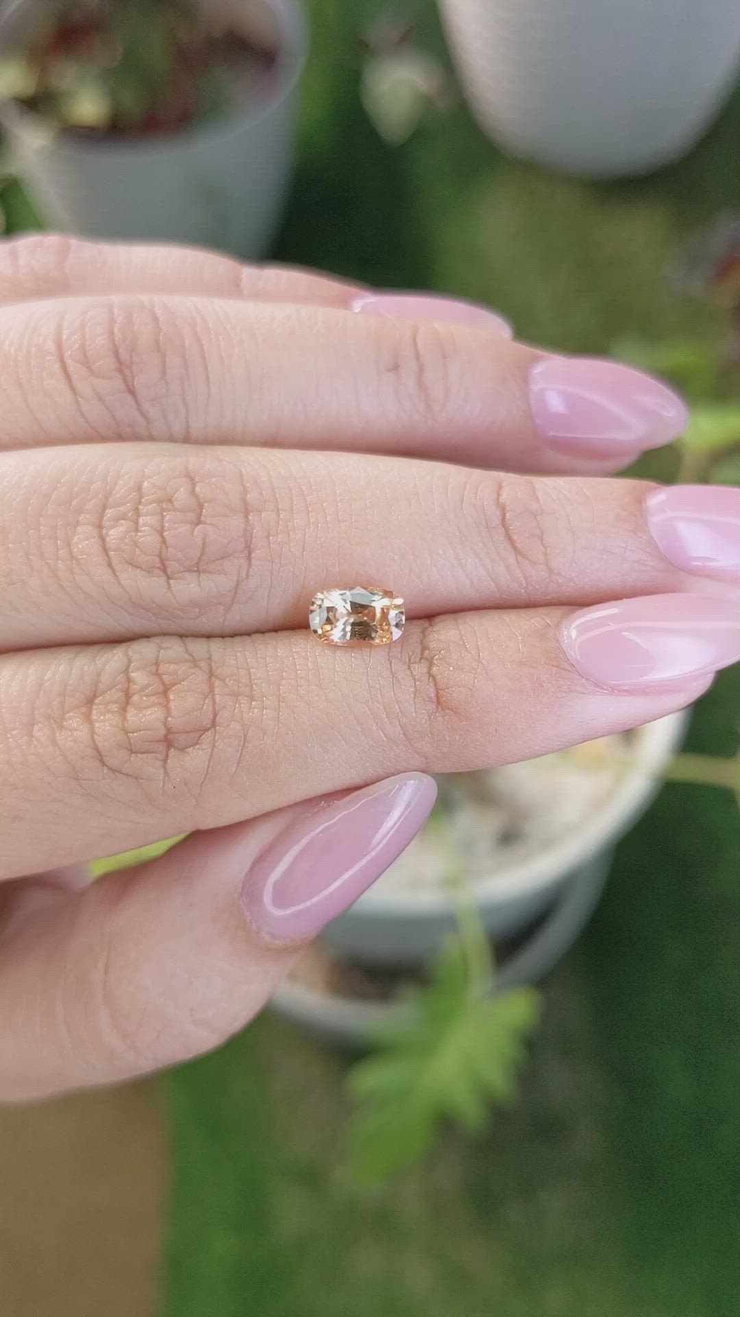 1.13 Ct. Padparadscha Sapphire from Ceylon (Sri Lanka) Size Video