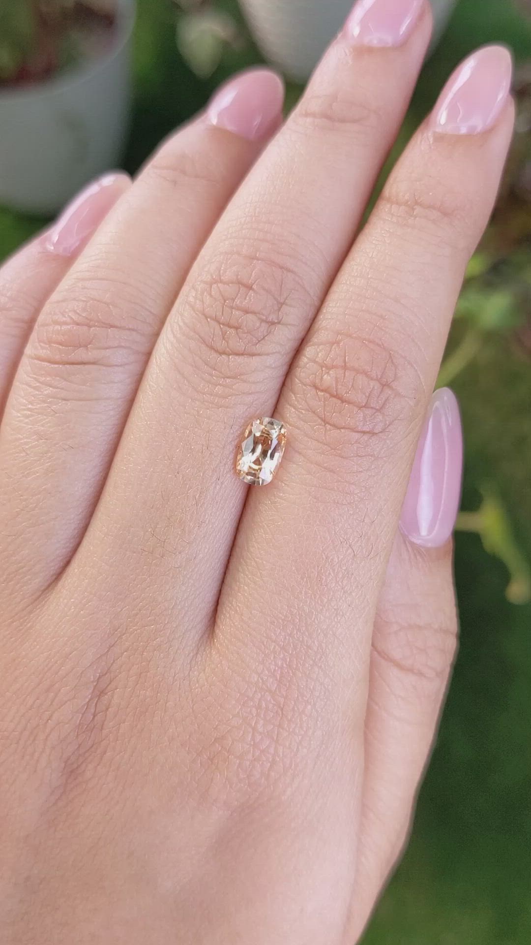 1.13 Ct. Padparadscha Sapphire from Ceylon (Sri Lanka) Size Video