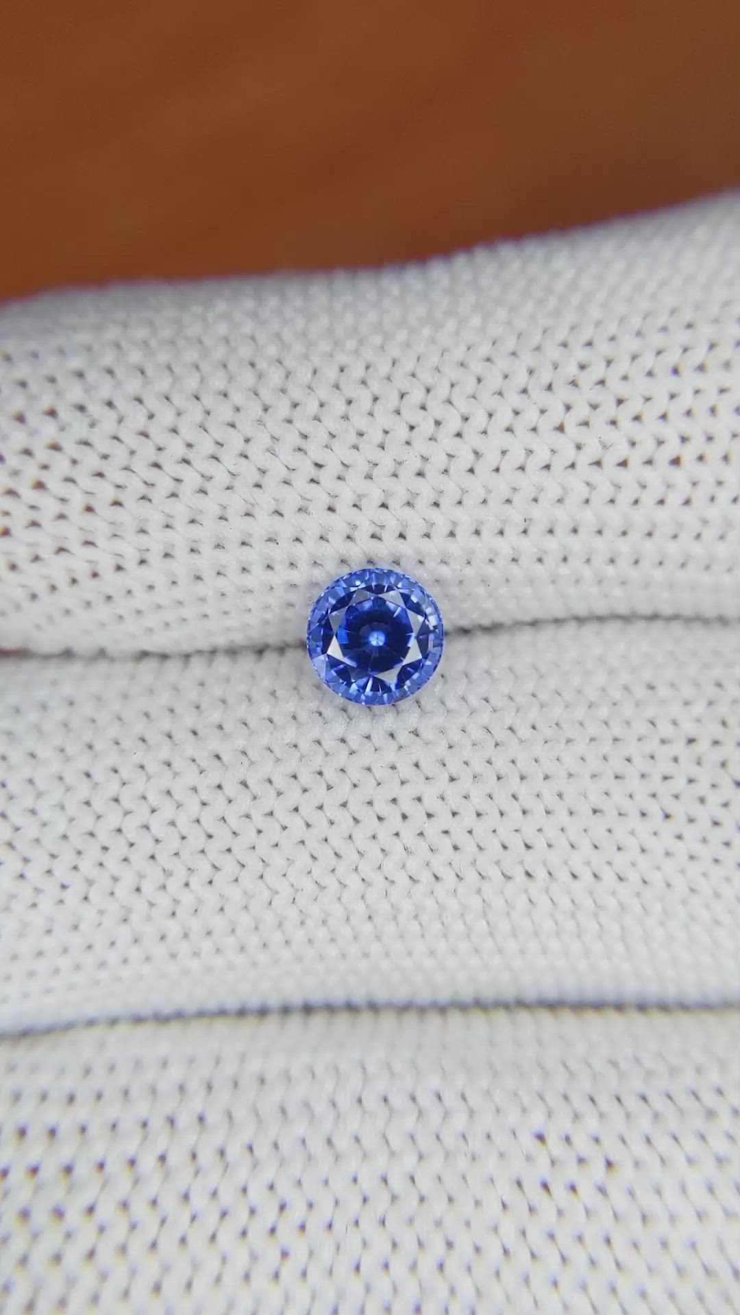 1.03 Ct. Blue Sapphire from Ceylon (Sri Lanka) Size Video