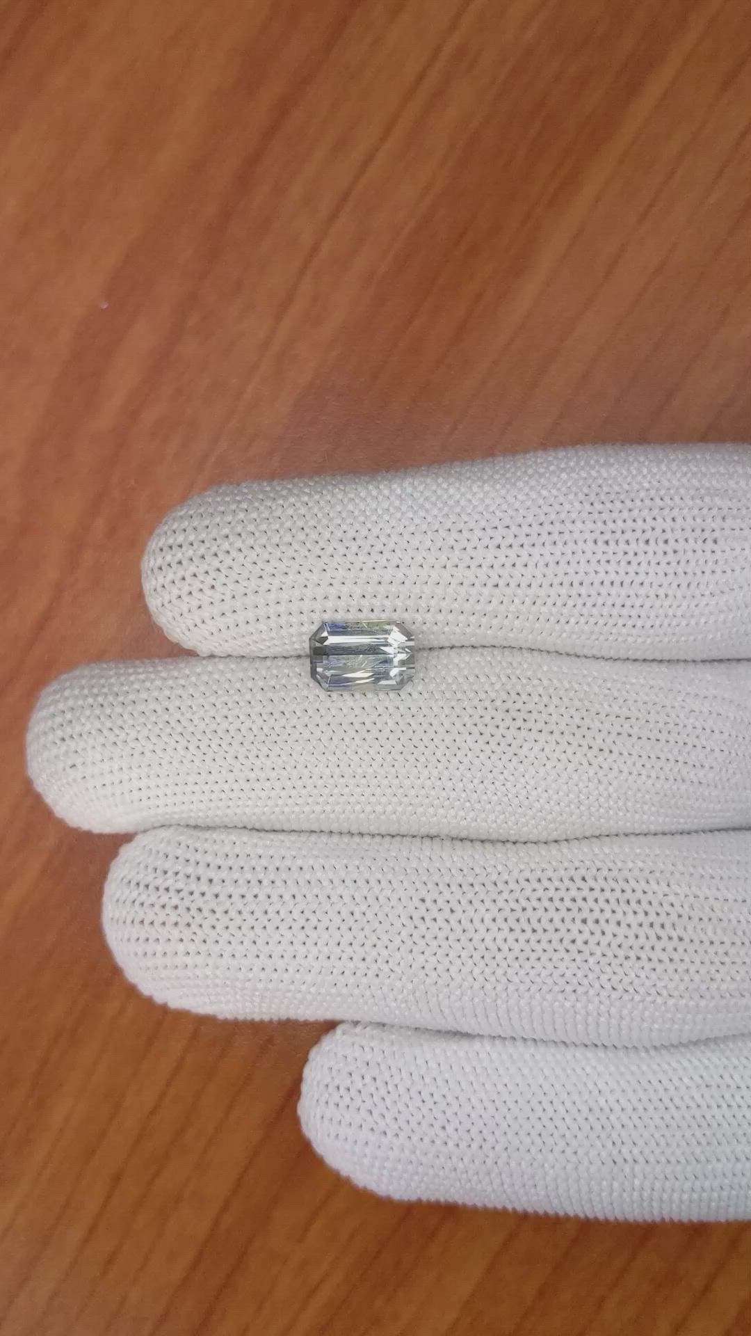 2.97 Ct. Bi Color Sapphire from Ceylon (Sri Lanka) Size Video