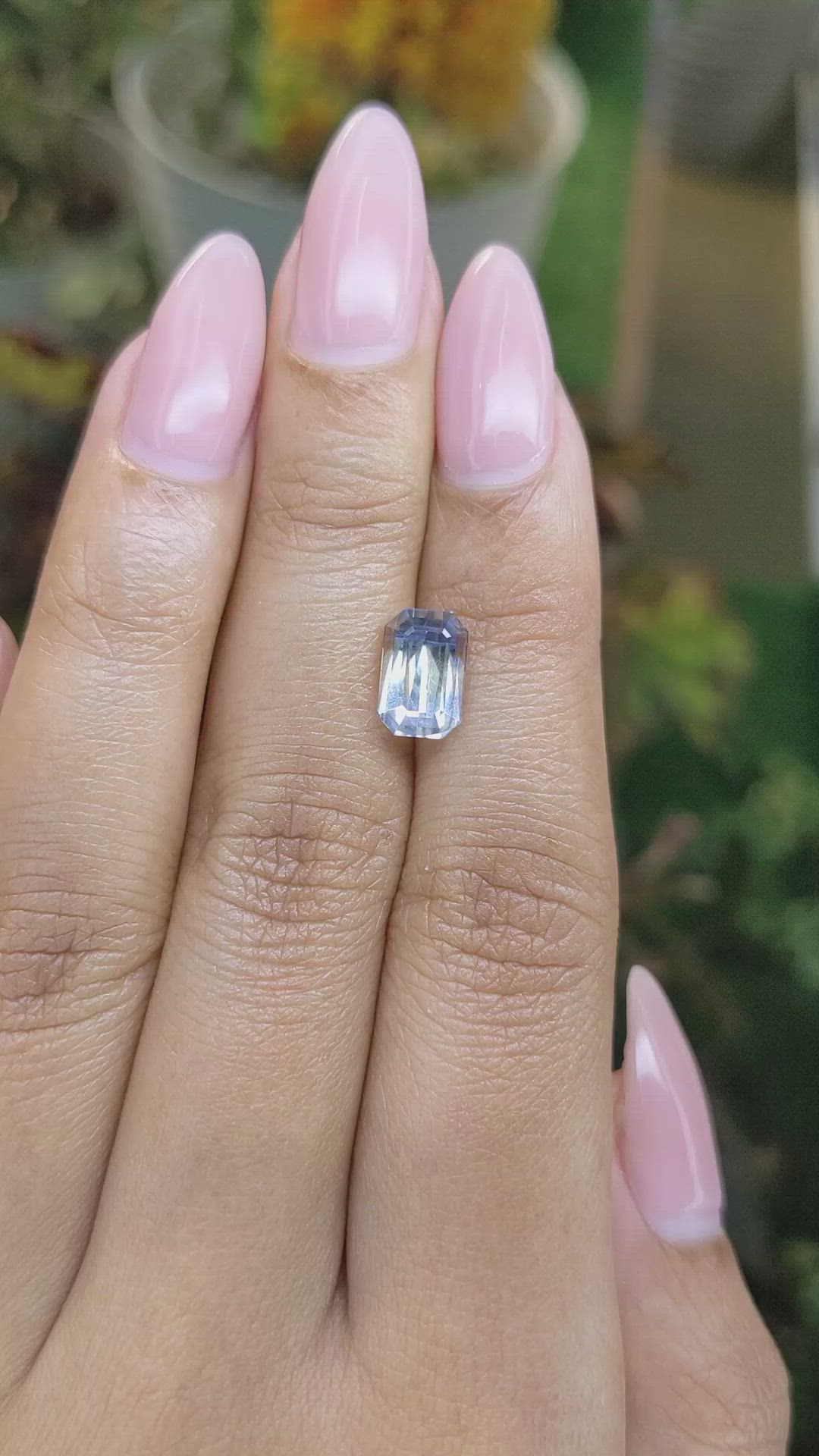 2.97 Ct. Bi Color Sapphire from Ceylon (Sri Lanka) Size Video