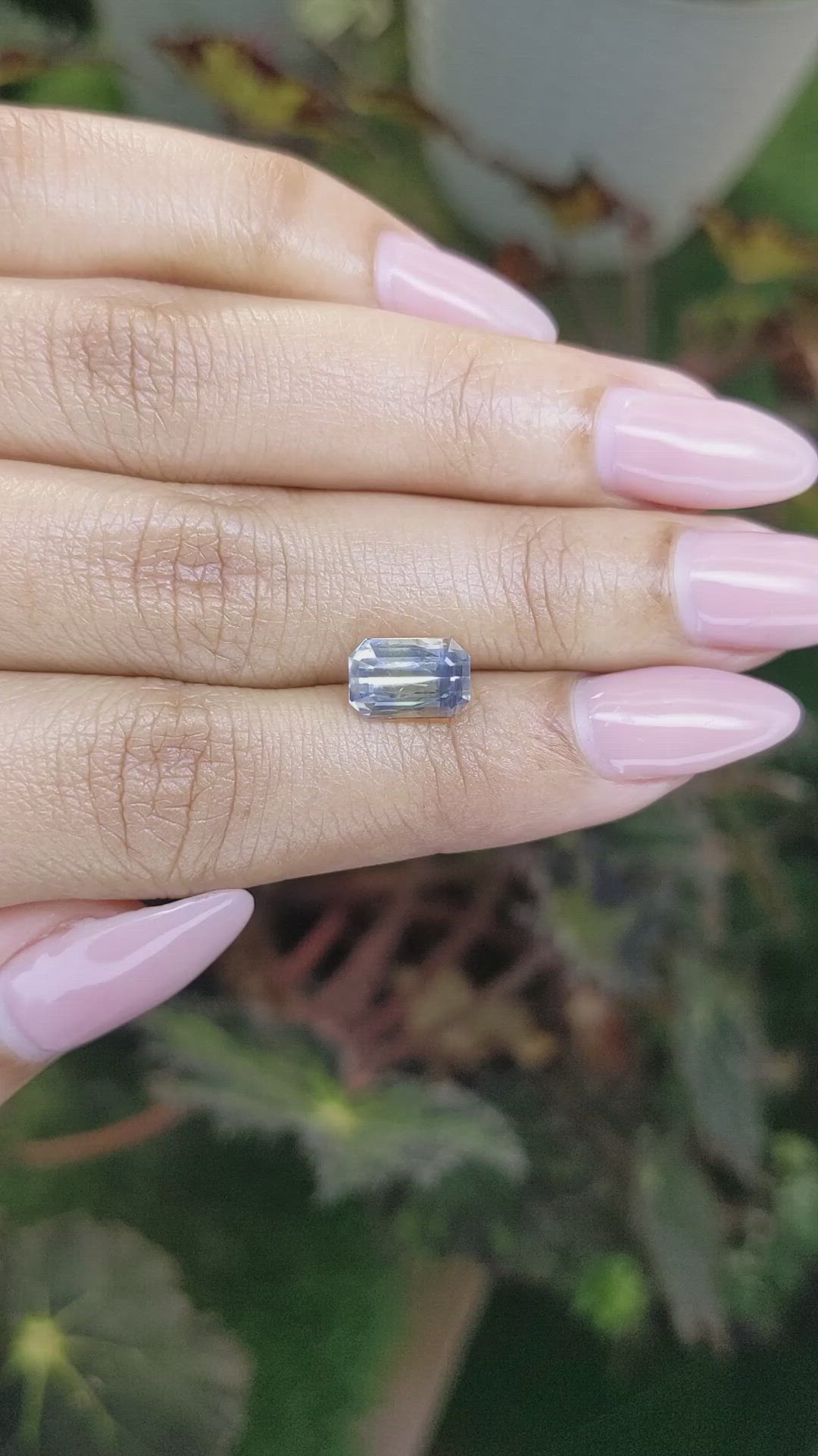 2.97 Ct. Bi Color Sapphire from Ceylon (Sri Lanka) Size Video
